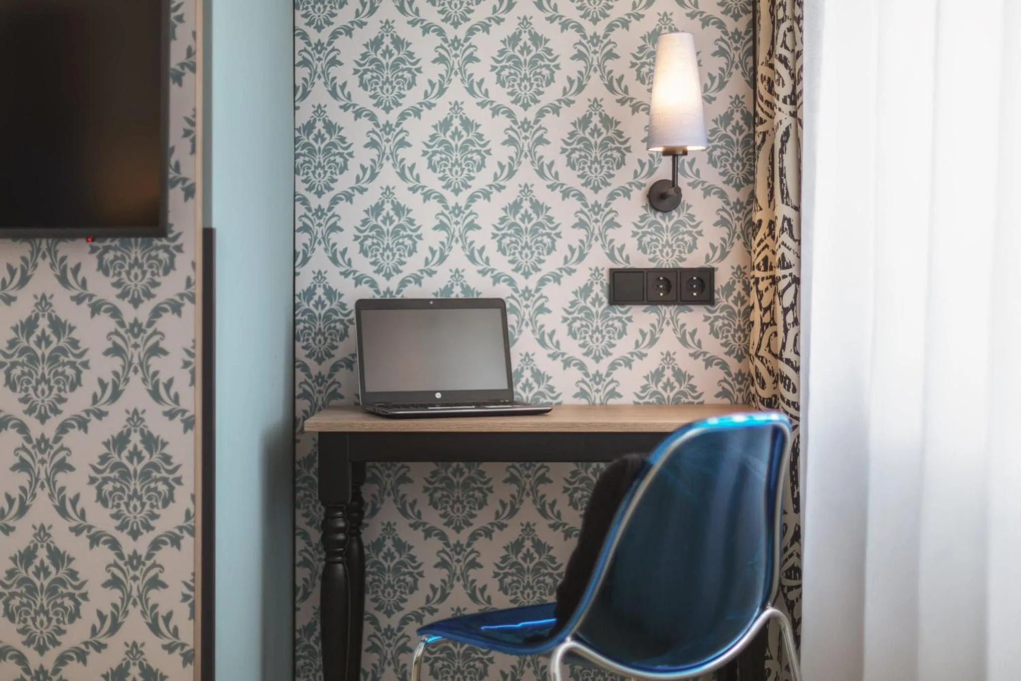 Photo of the whole room in Garner Hotel Hamburg Nord by IHG