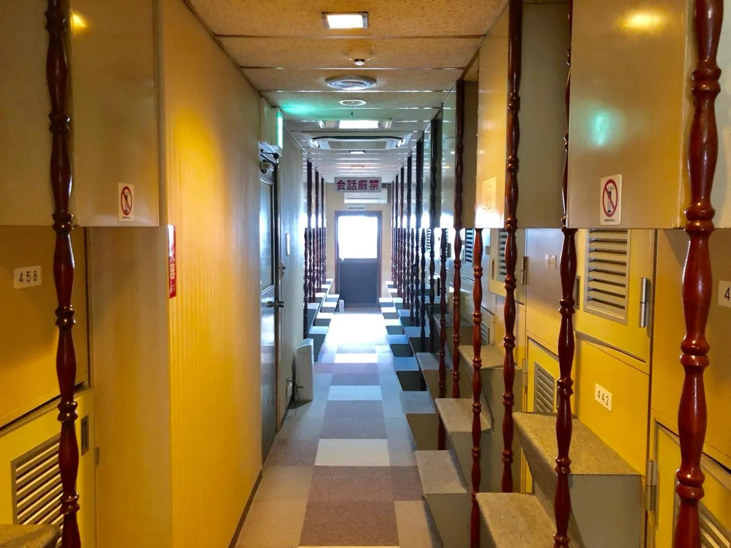 Capsule Hotel Block Room