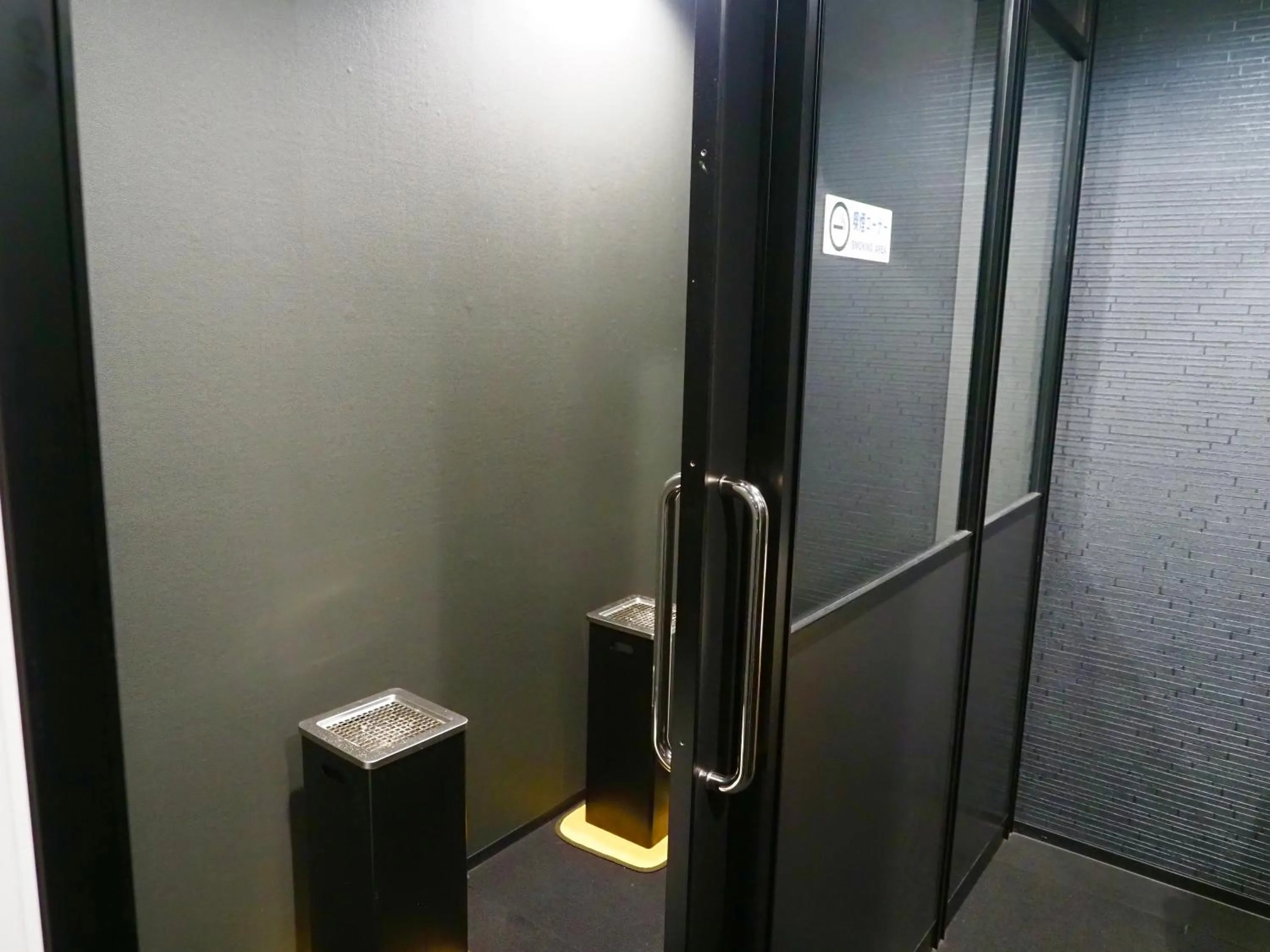 Capsule Hotel Block Room