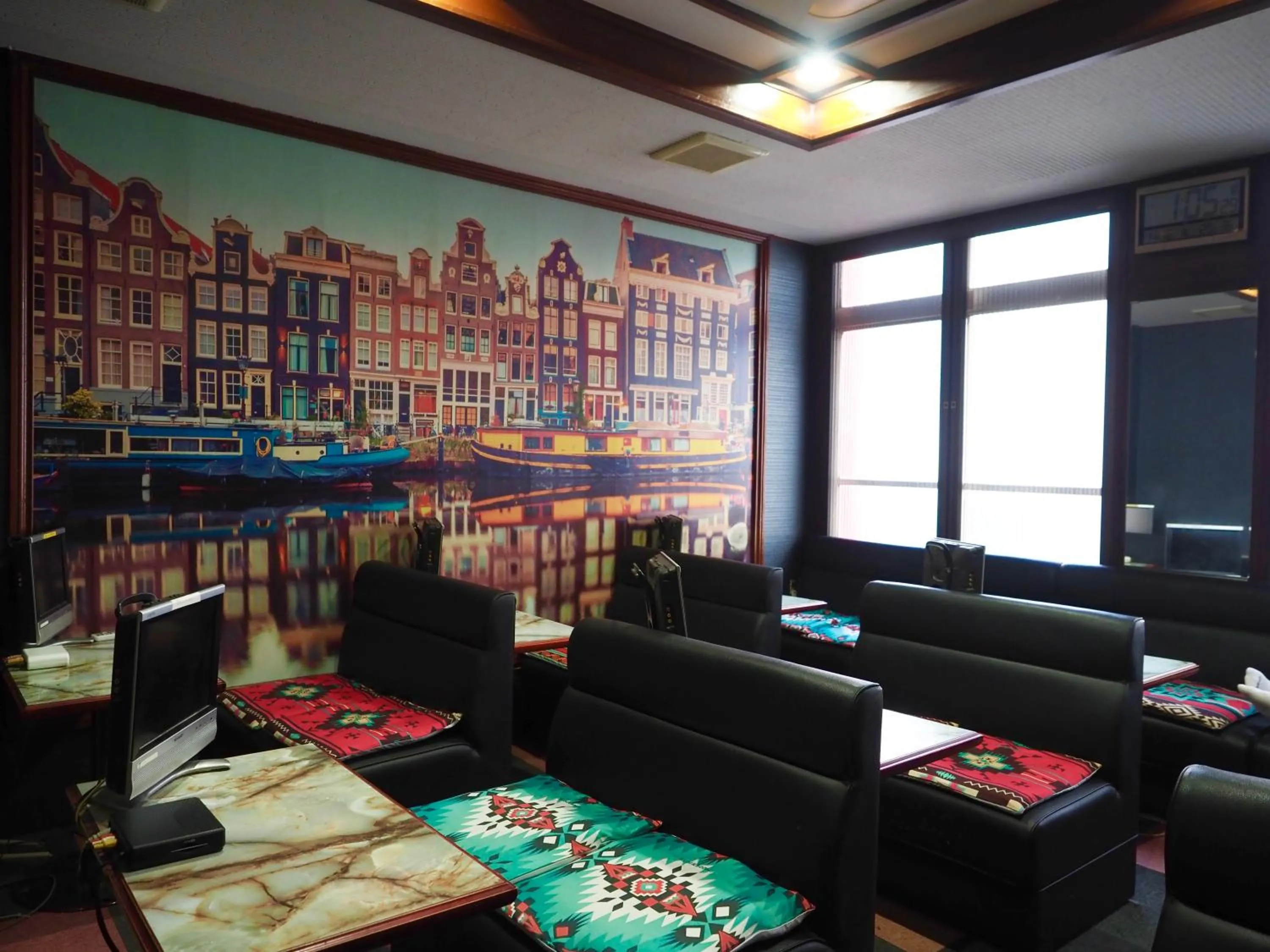 Capsule Hotel Block Room