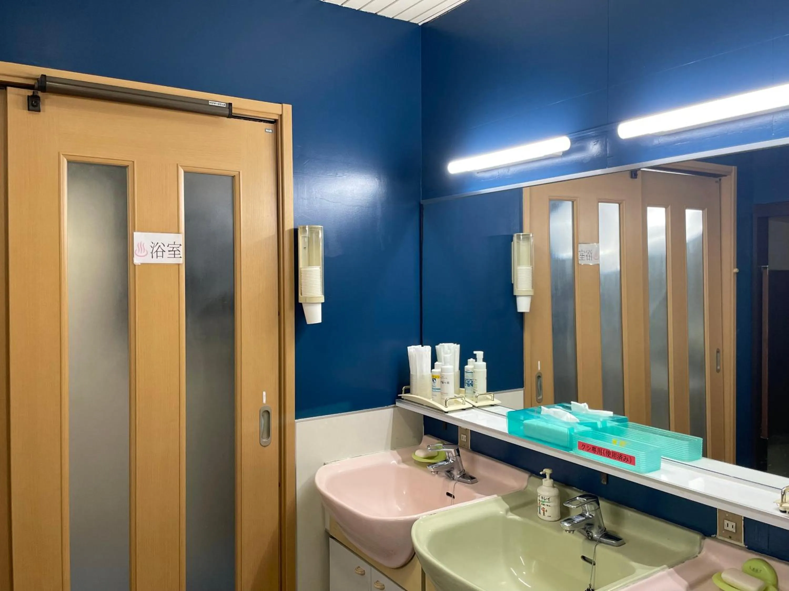 Capsule Hotel Block Room