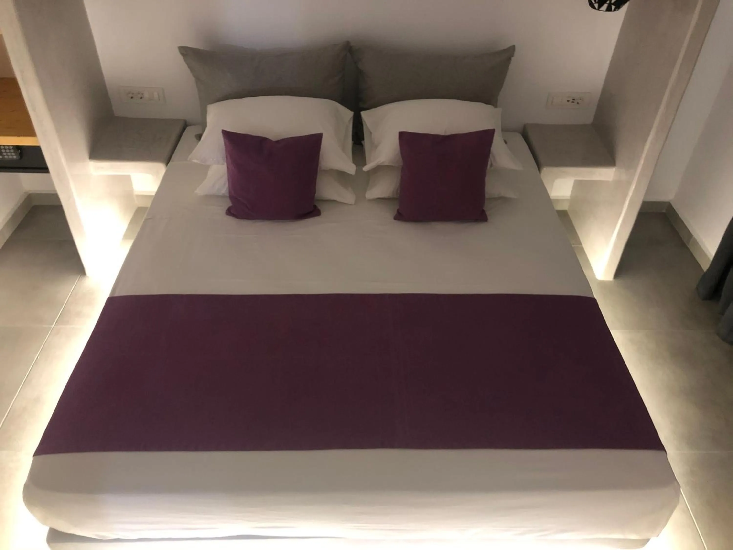 Bedroom, Bed in Dragonfly Villas