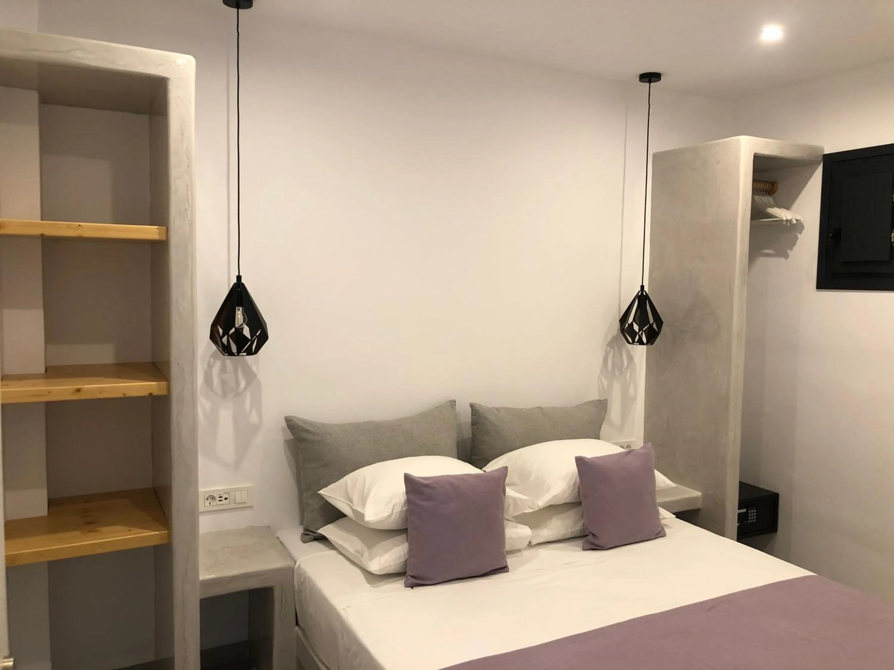 Bedroom, Bed in Dragonfly Villas