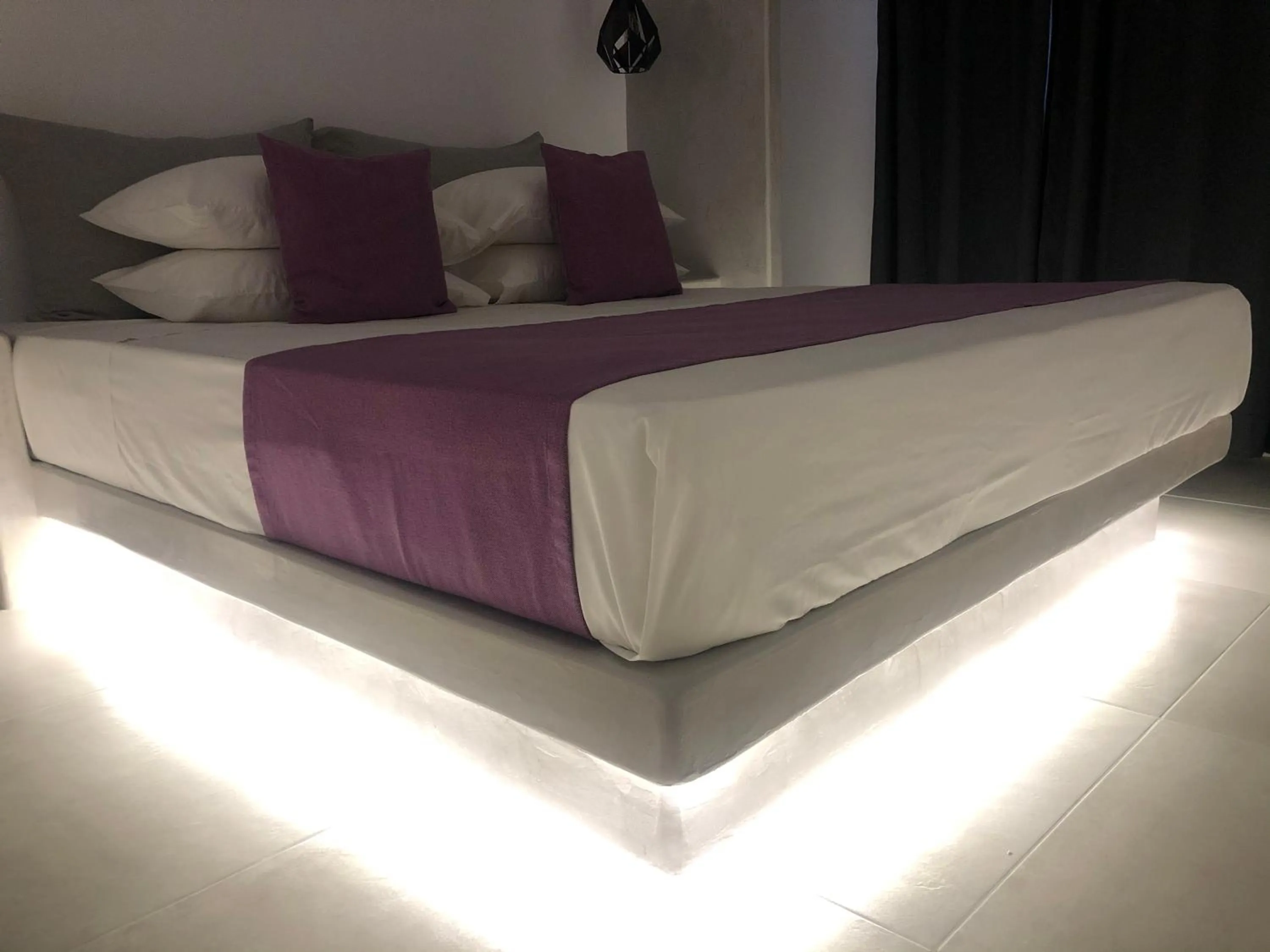 Bed in Dragonfly Villas