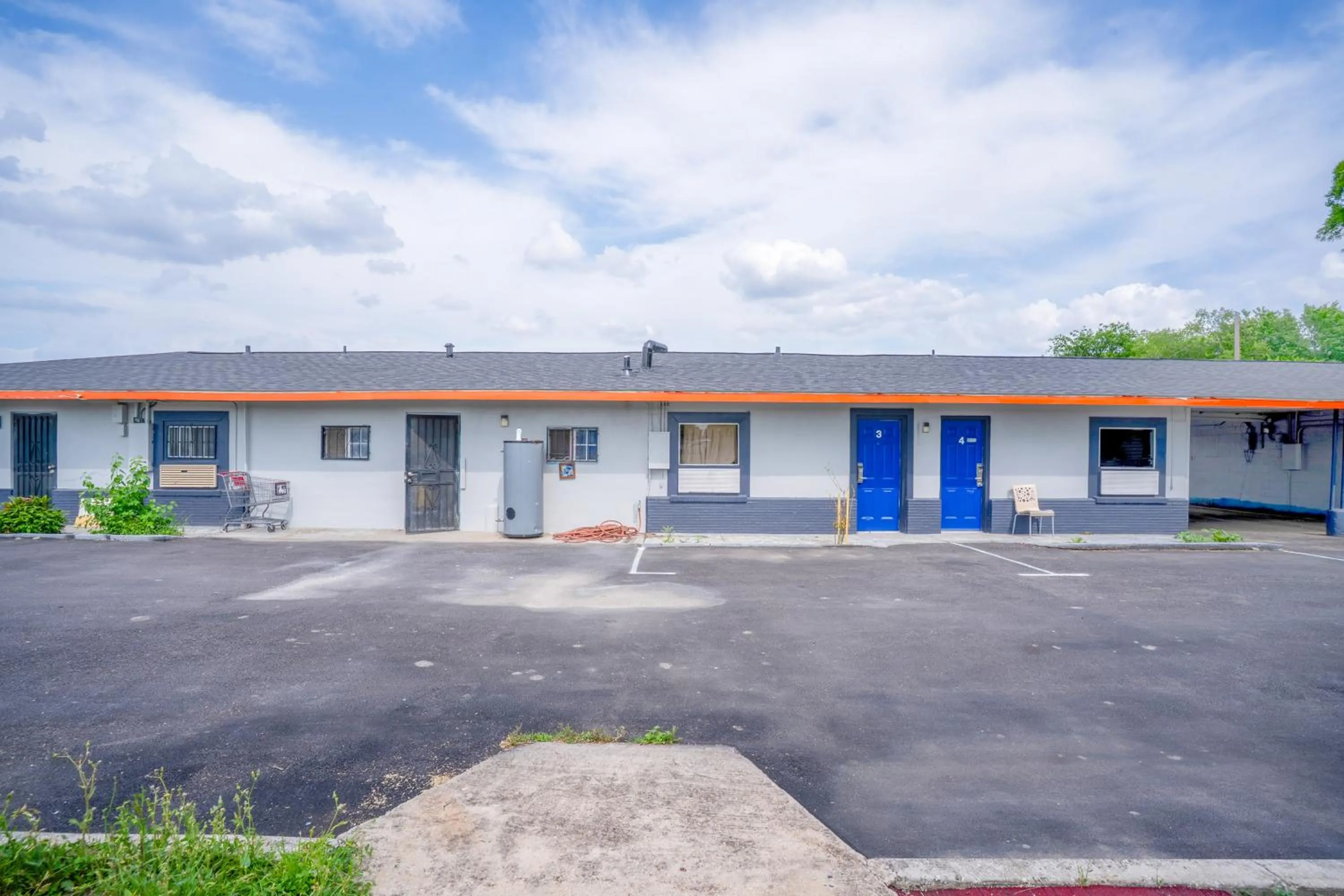 Facade/entrance in Alamo Oasis Inn and Suites By OYO San Antonio