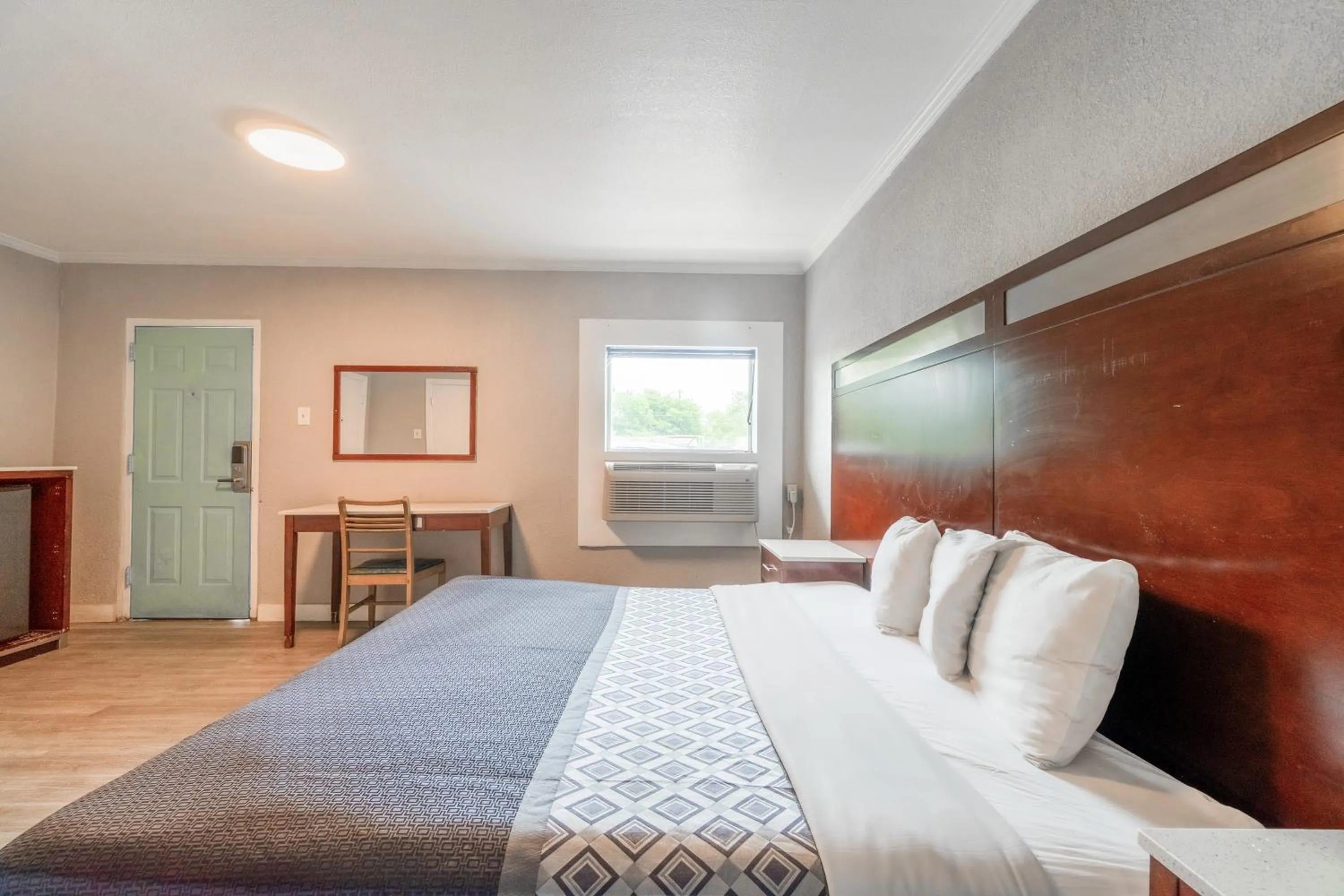 Bedroom, Bed in Alamo Oasis Inn and Suites By OYO San Antonio