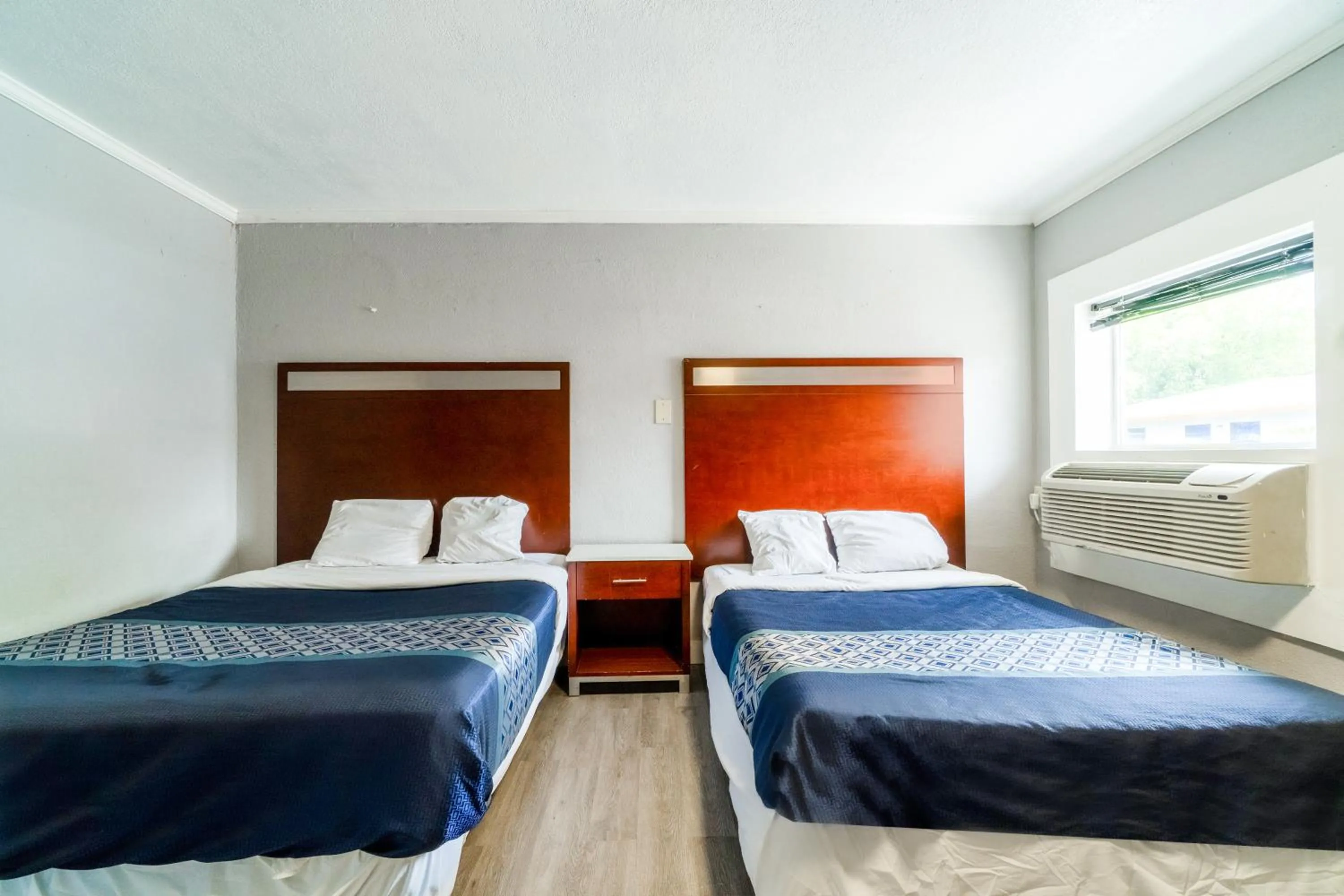 Bedroom, Bed in Alamo Oasis Inn and Suites By OYO San Antonio