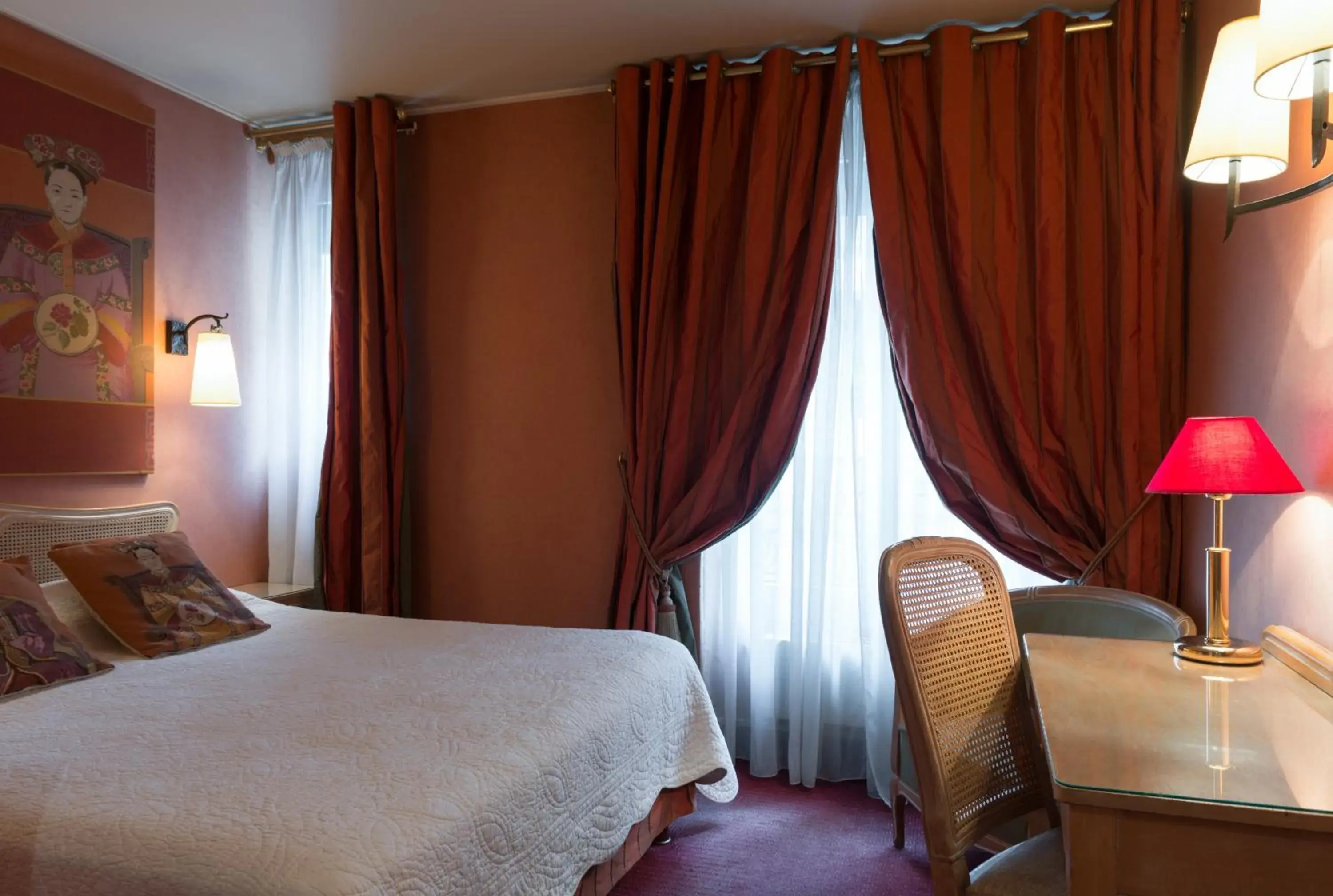 Two Adjacent Rooms in Neuilly Park Hotel Two Adjacent Rooms in Neuilly Park Hotel