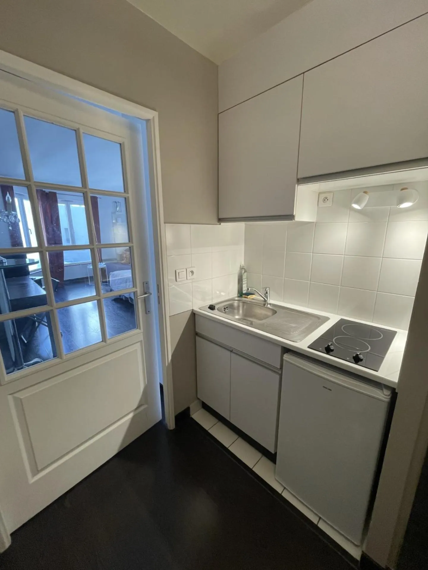 Kitchen or kitchenette in Neuilly Park Hotel