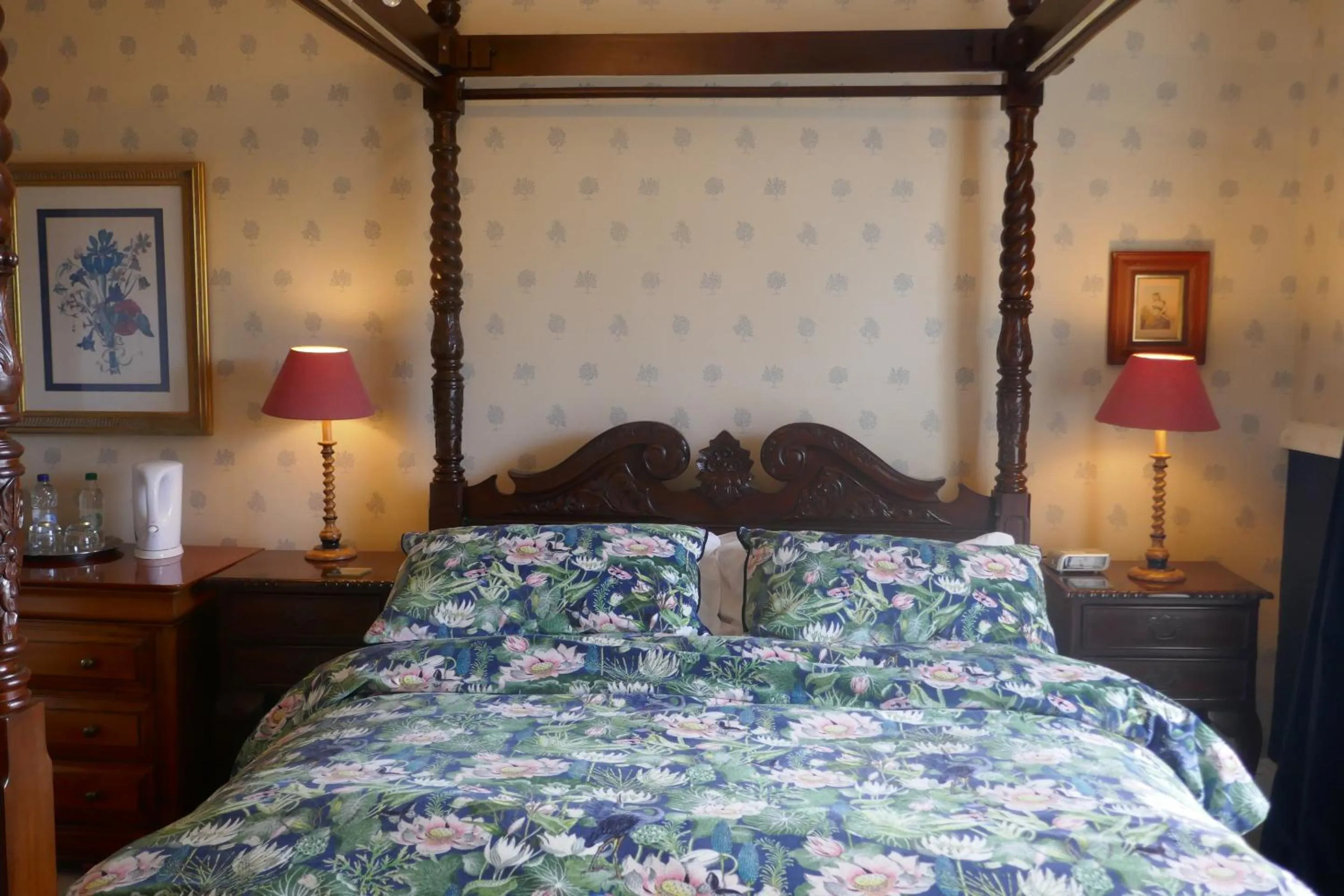 Bedroom, Bed in Kerrington House