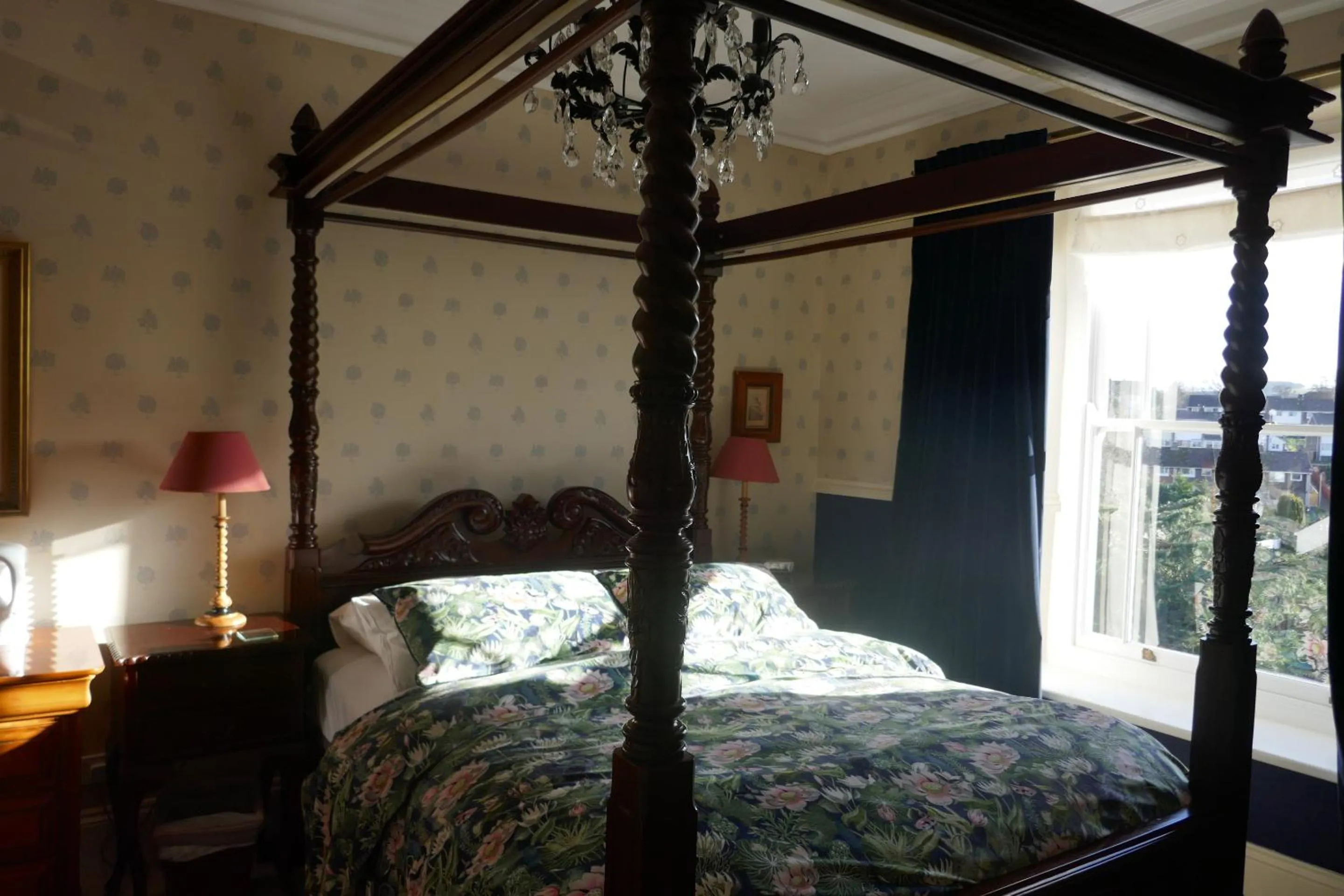 Bedroom, Bed in Kerrington House