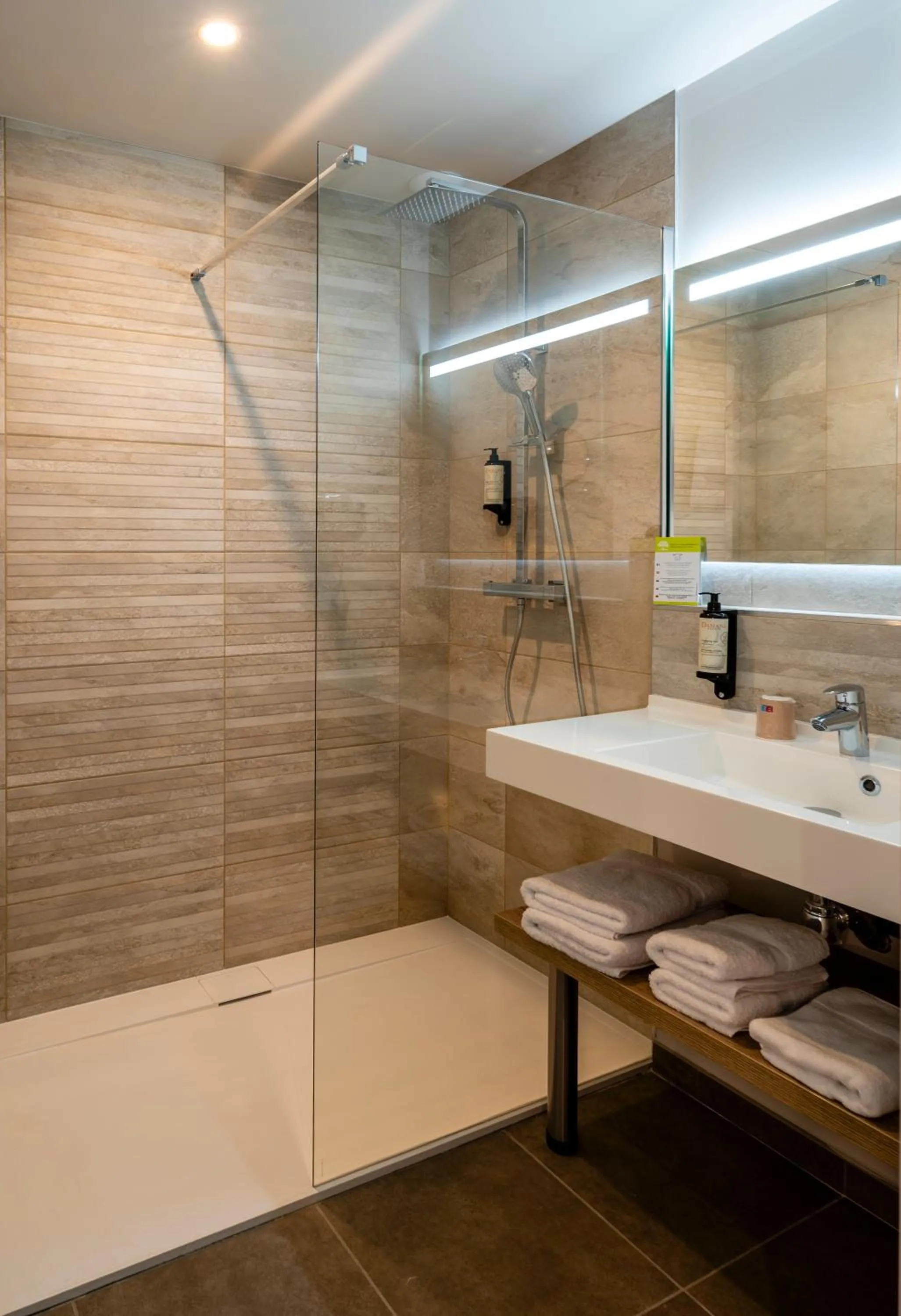 Bathroom in Mas De La Senancole & Spa