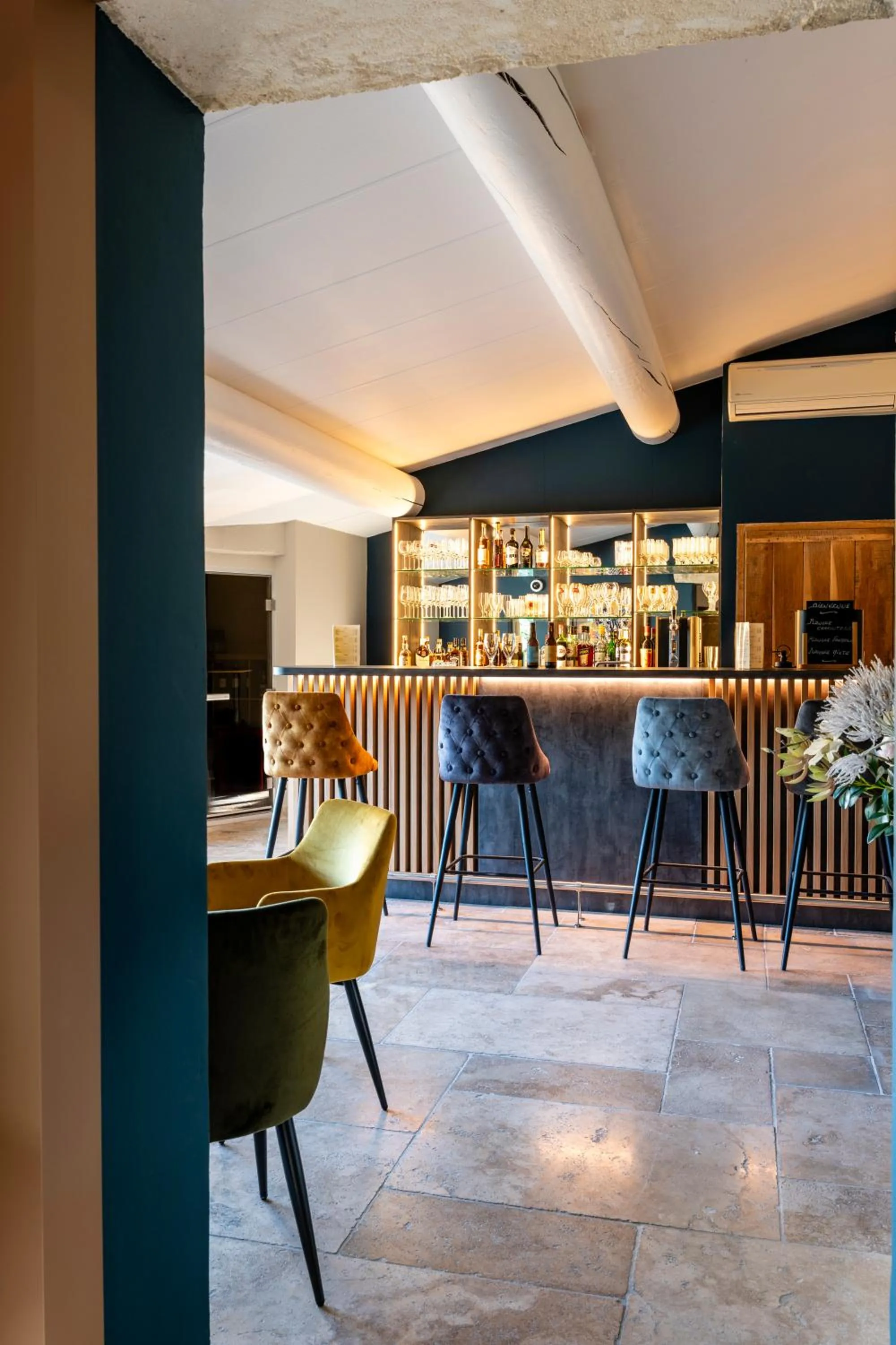 Lounge or bar in Mas De La Senancole & Spa