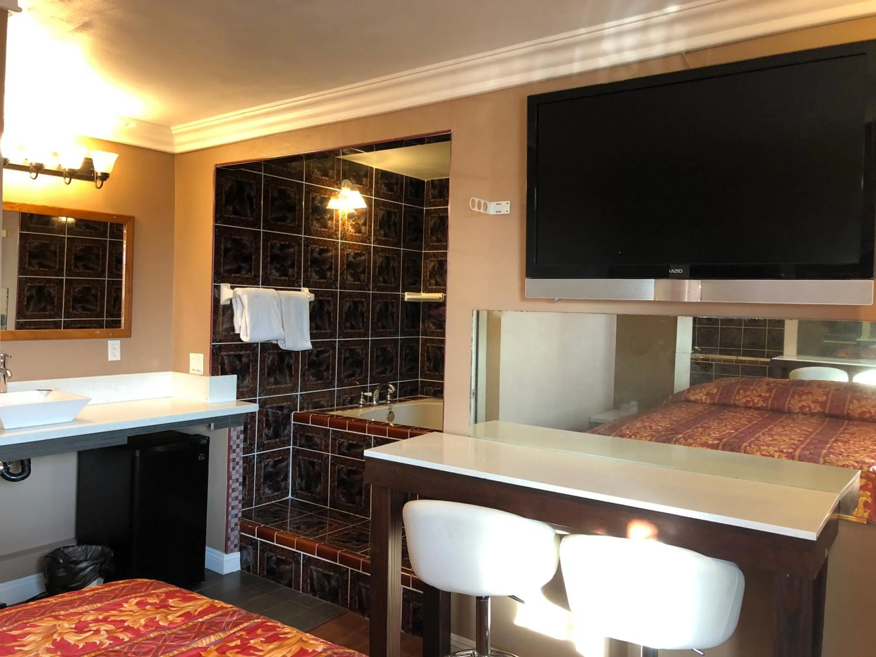 TV and multimedia, Bed in Flight Motel