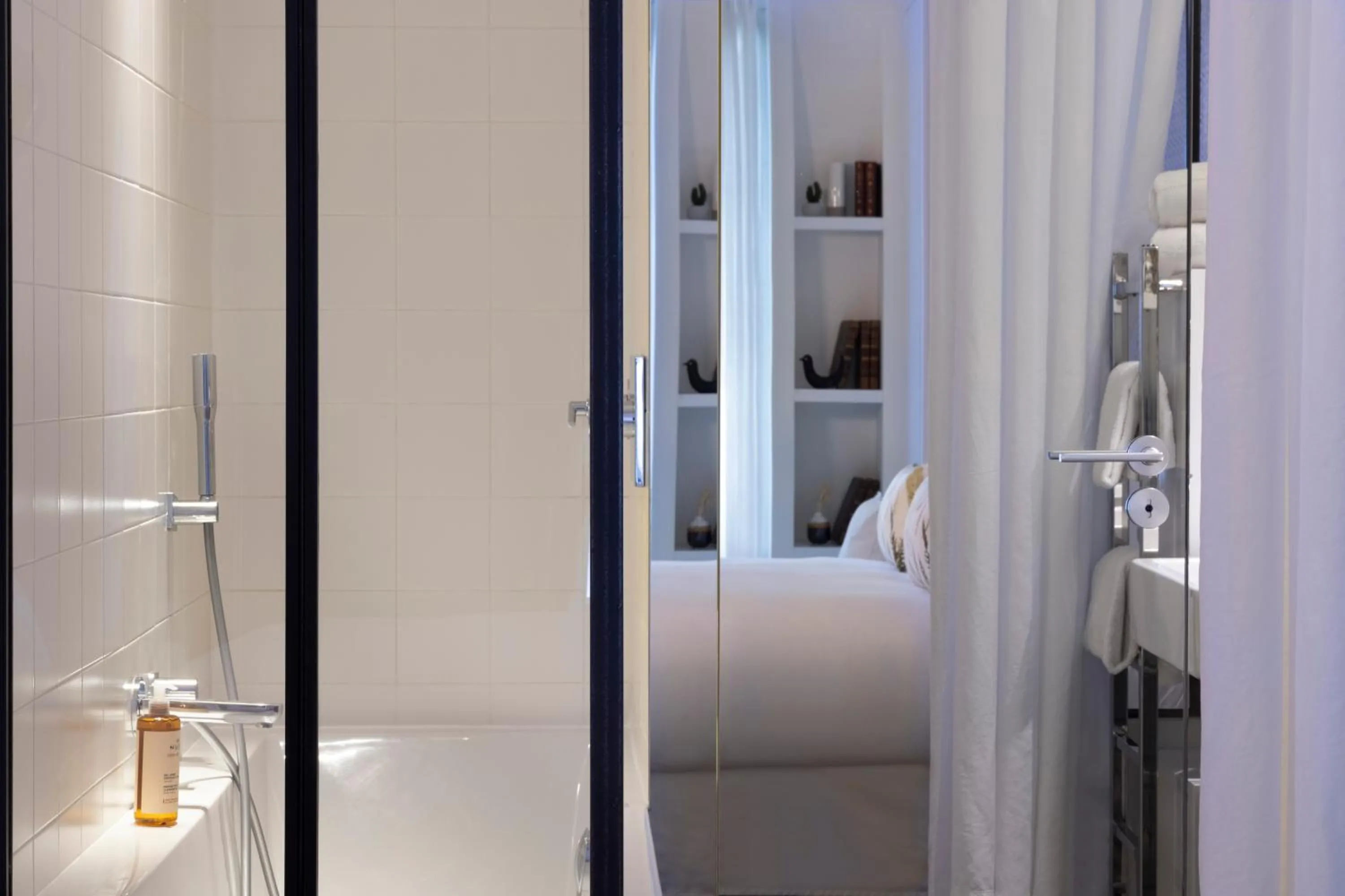 Bathroom, Bed in Hôtel de Banville