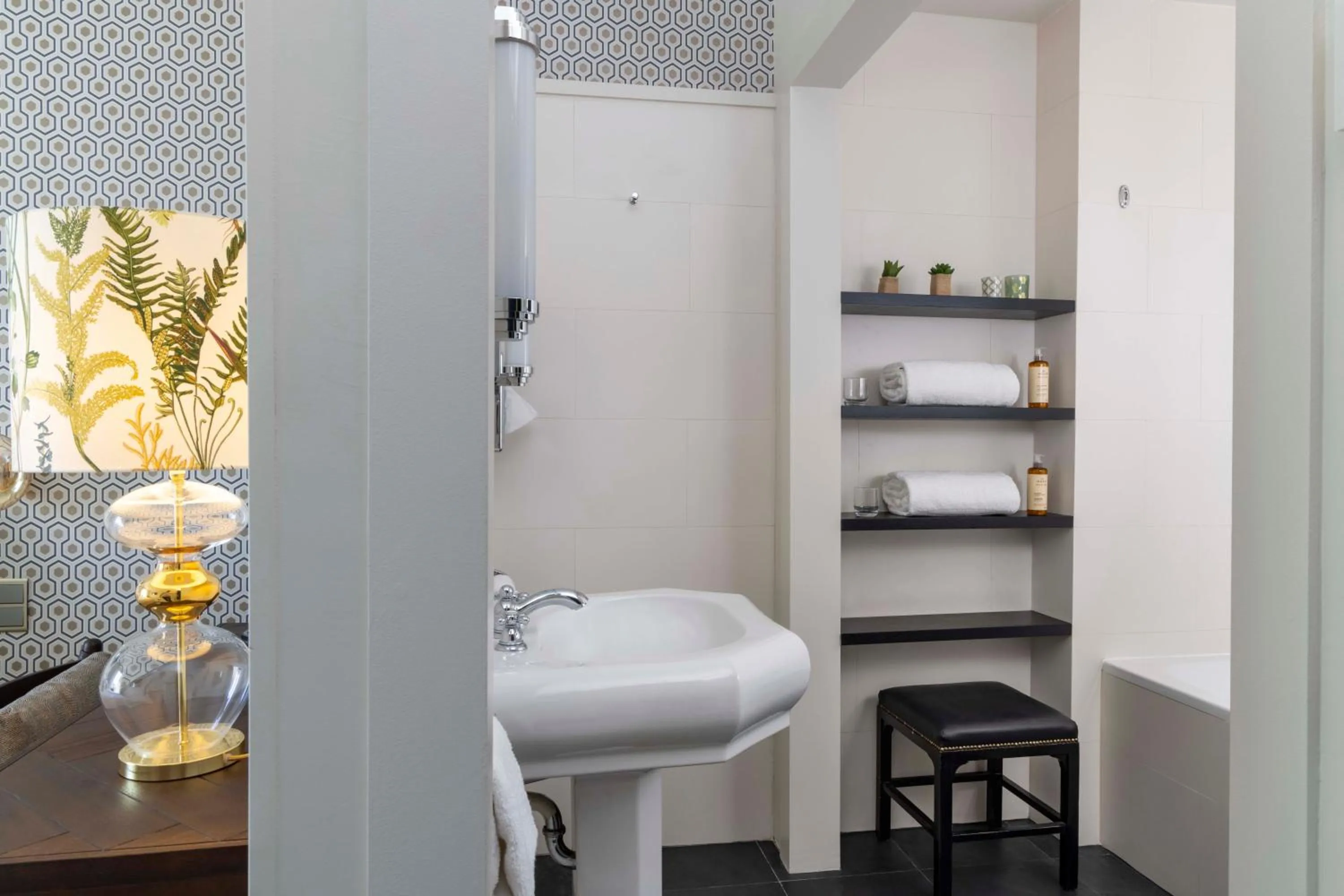 Bathroom in Hôtel de Banville