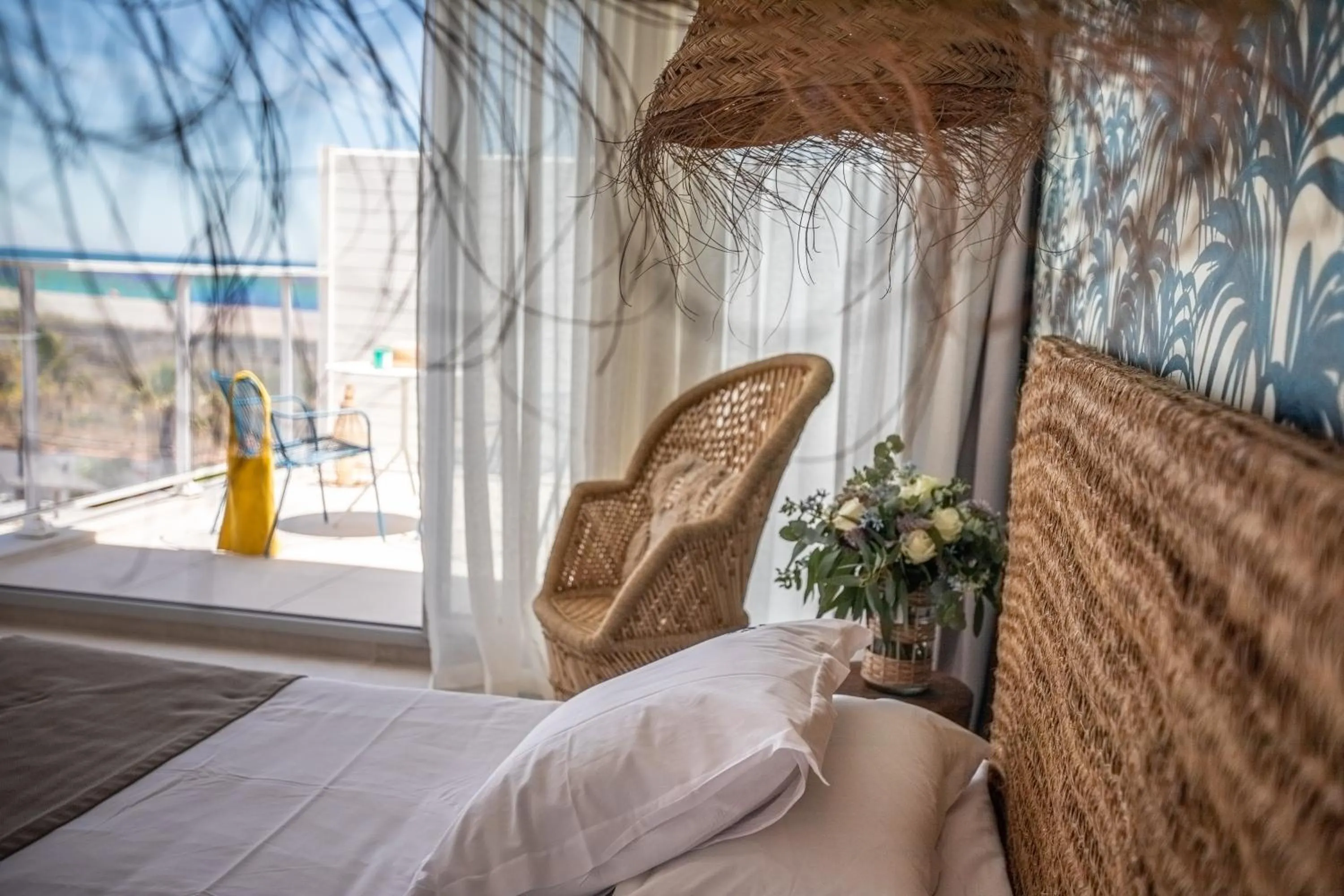 Balcony/Terrace, Bed in Les Bulles de Mer - Hotel & Spa sur la Plage