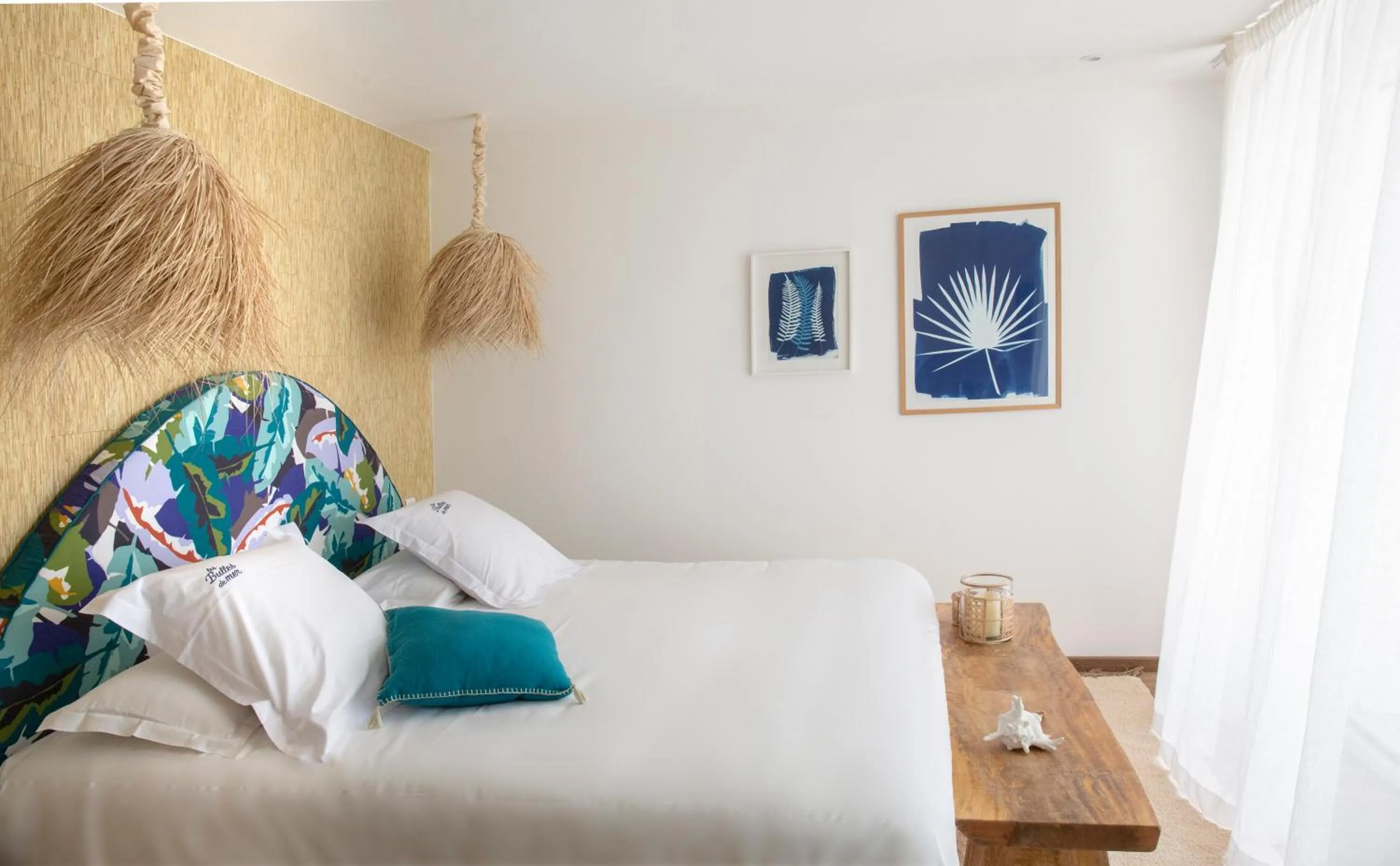 Bed in Les Bulles de Mer - Hotel & Spa sur la Plage