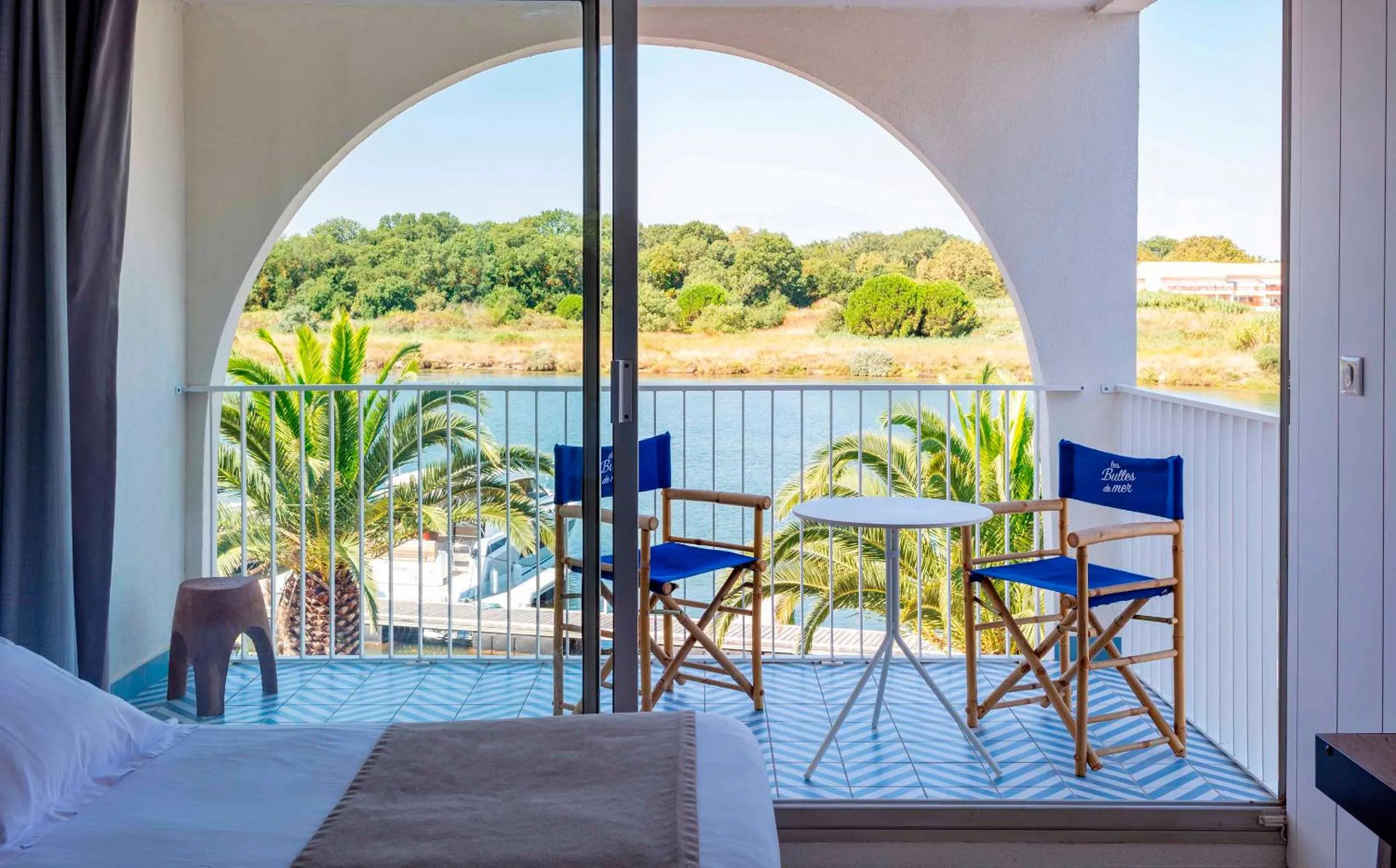 Balcony/Terrace, Bed in Les Bulles de Mer - Hotel & Spa sur la Plage