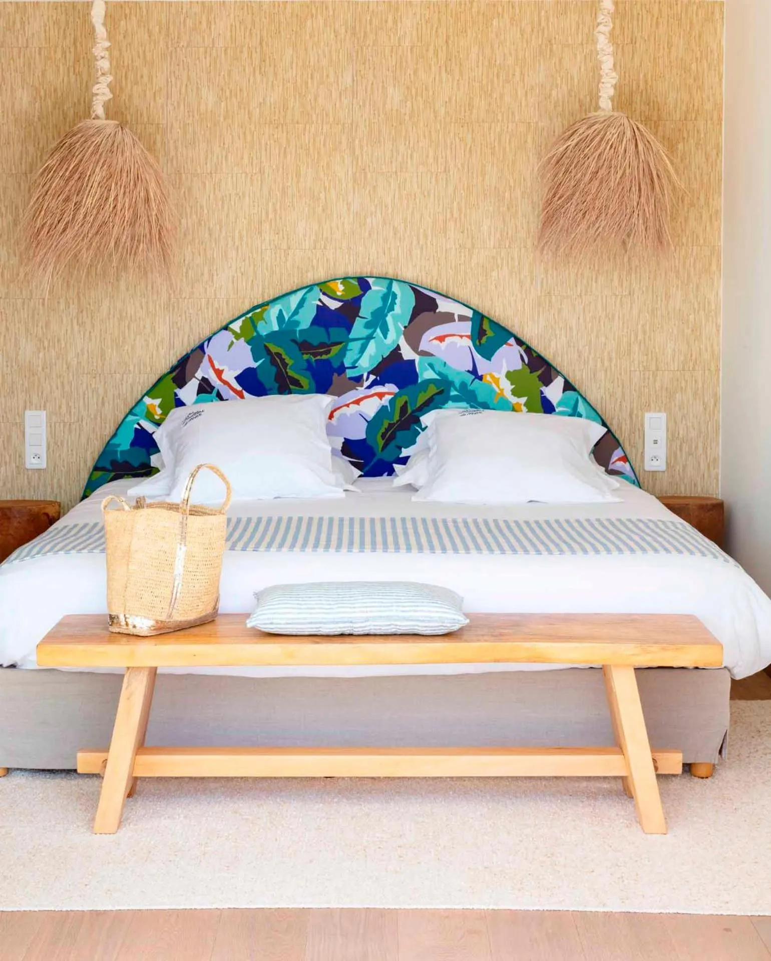 Photo of the whole room, Bed in Les Bulles de Mer - Hotel & Spa sur la Plage