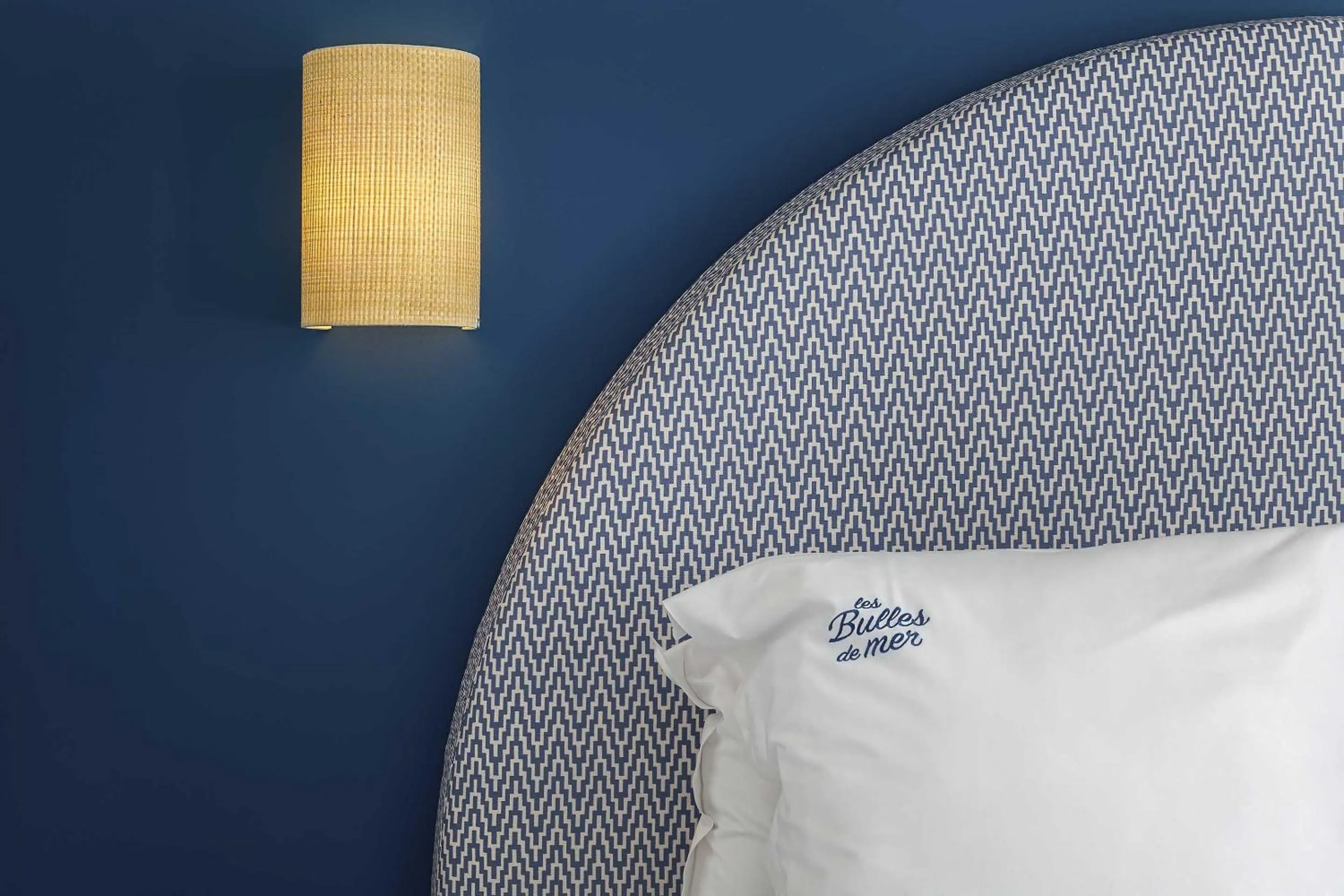 Bed in Les Bulles de Mer - Hotel & Spa sur la Plage