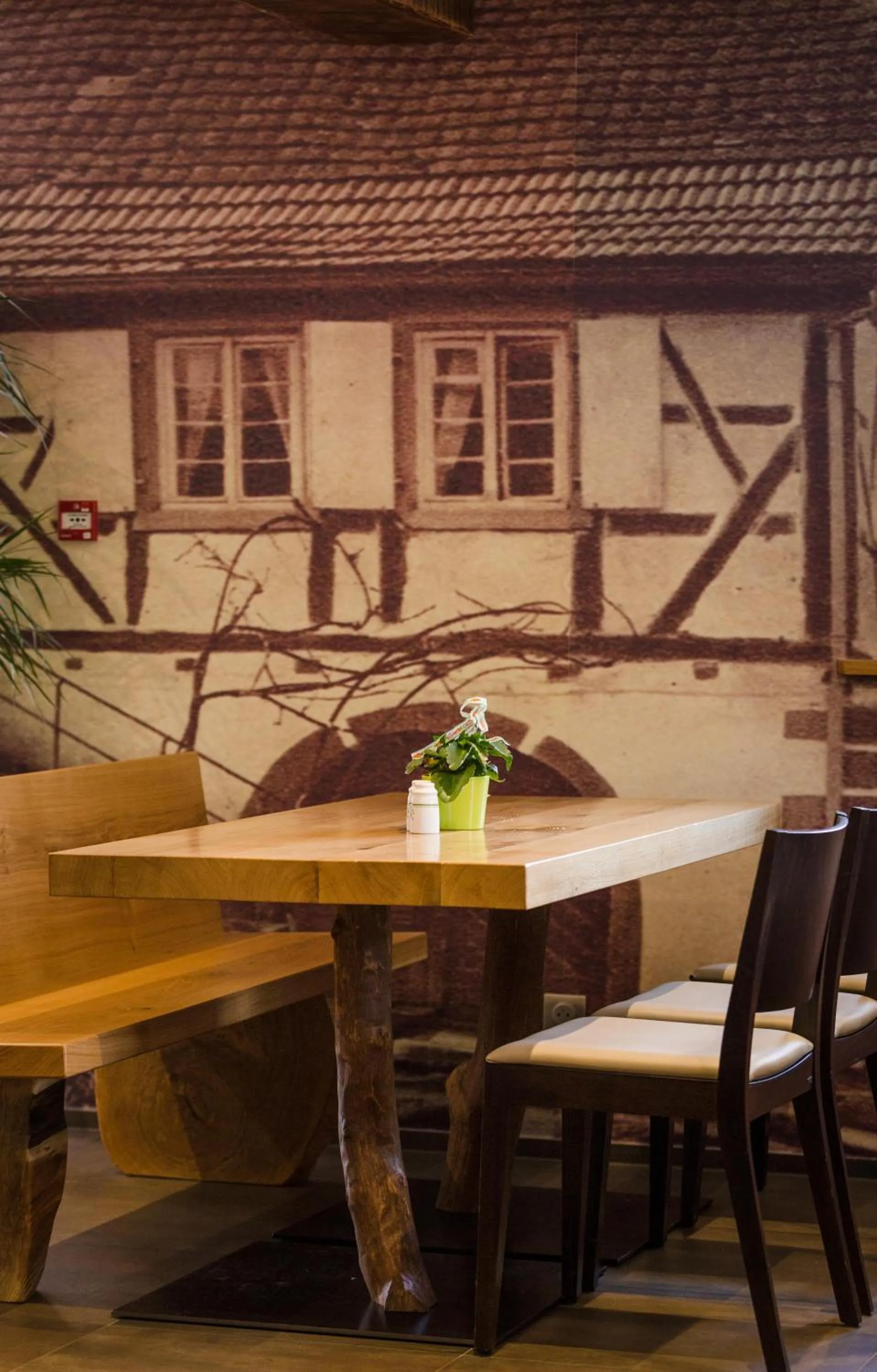 Restaurant/places to eat in Logis Hotel Restaurant Keimberg