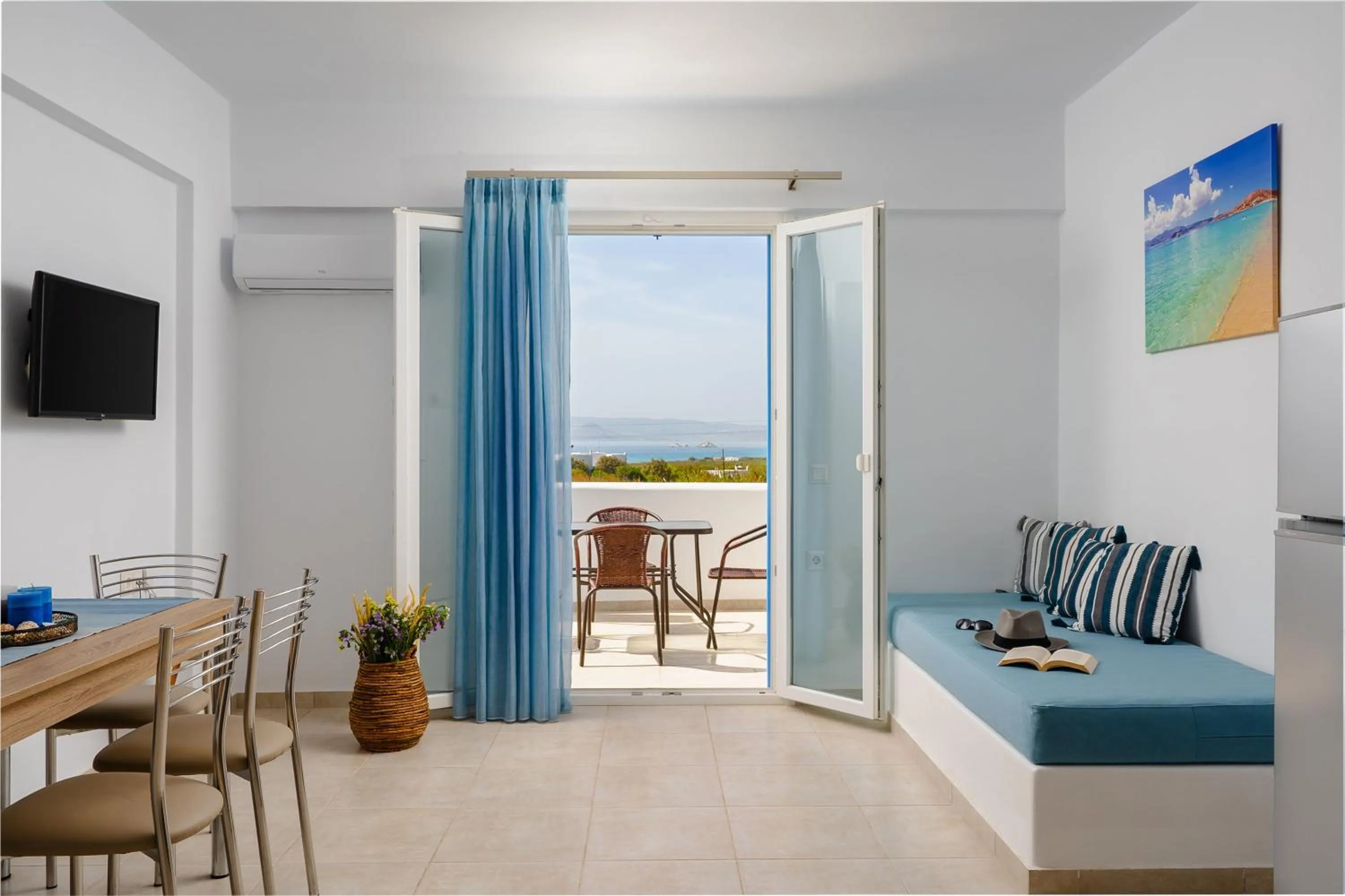 Superior Deluxe Apartment Sea View in Evripus Suites