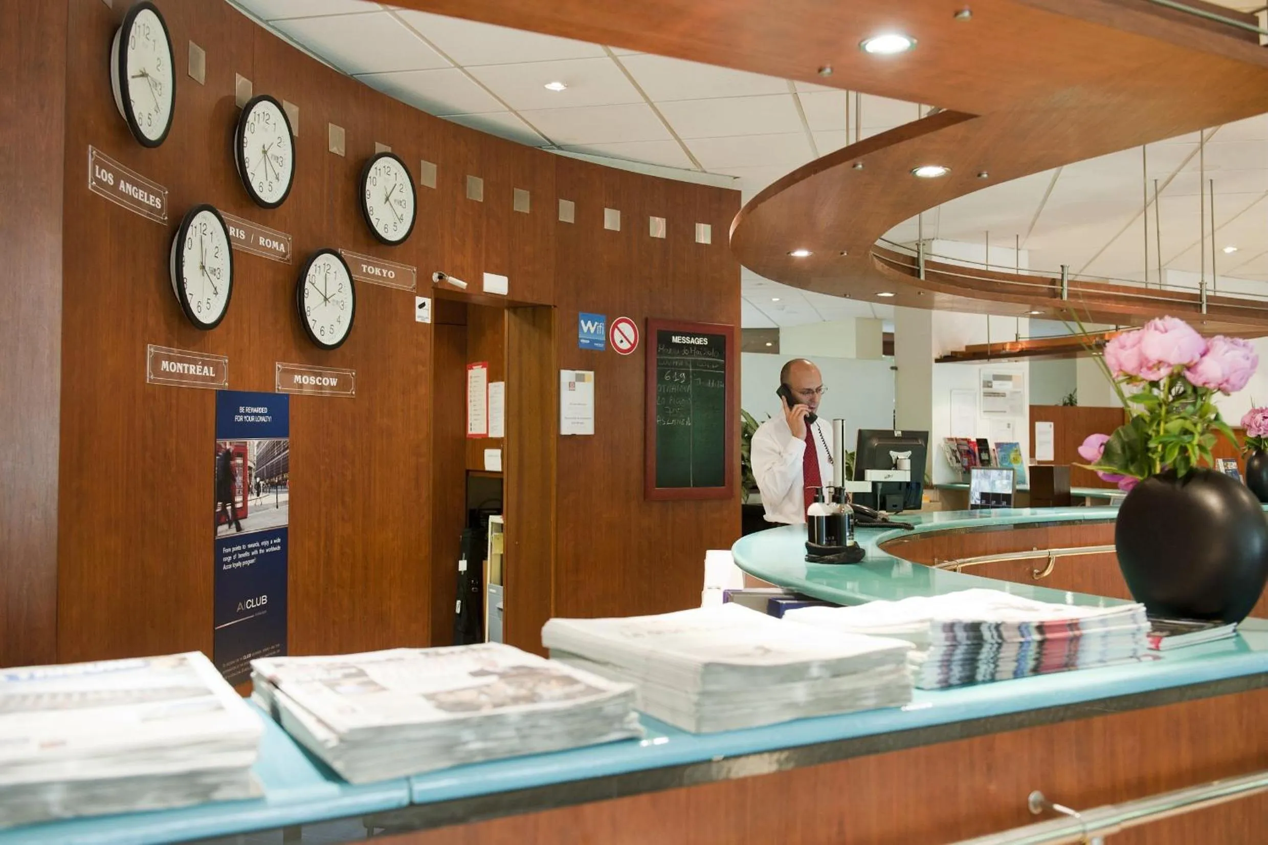 Lobby or reception in Aparthotel Adagio Paris XV