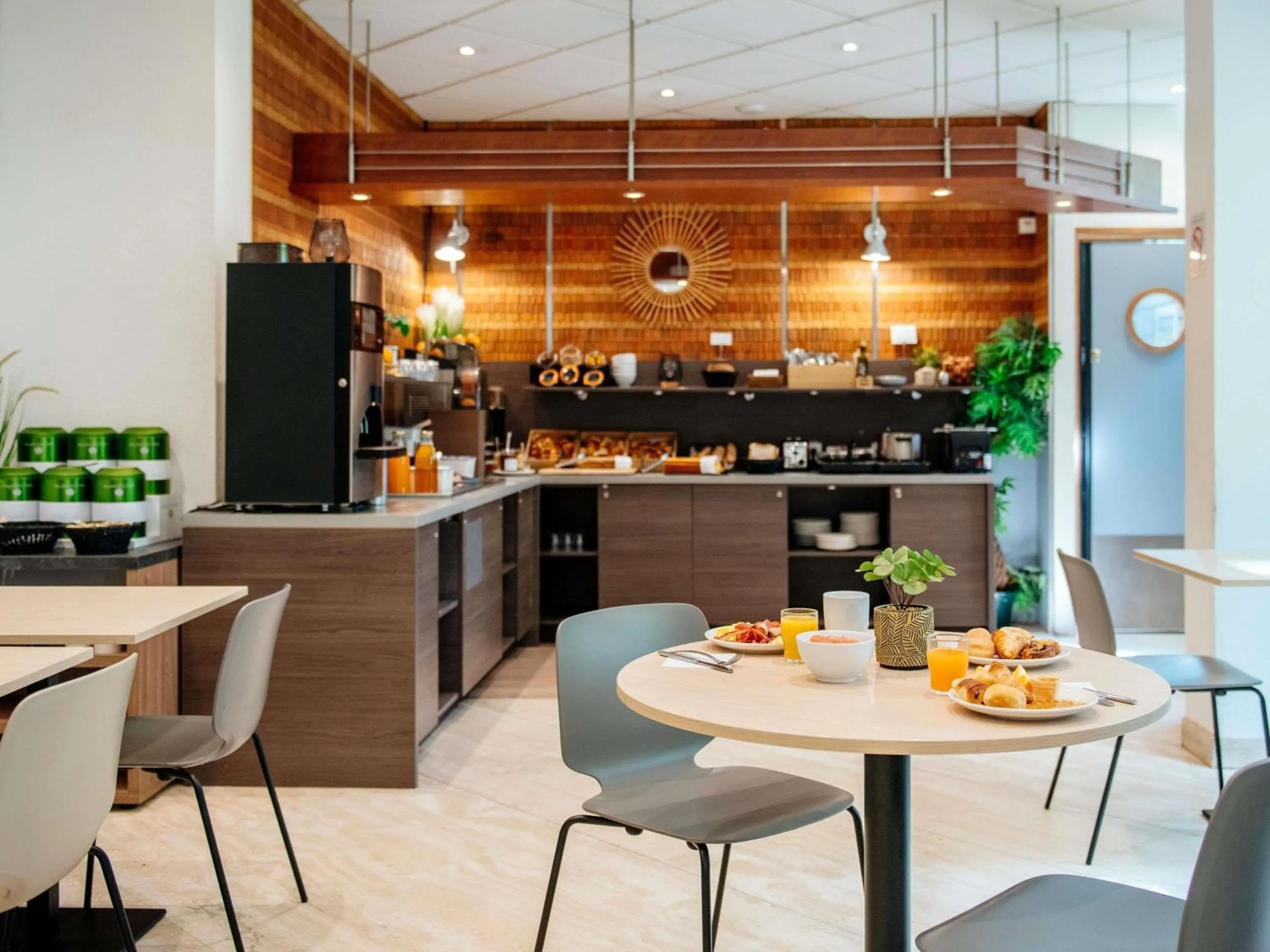 Breakfast in Aparthotel Adagio Paris XV