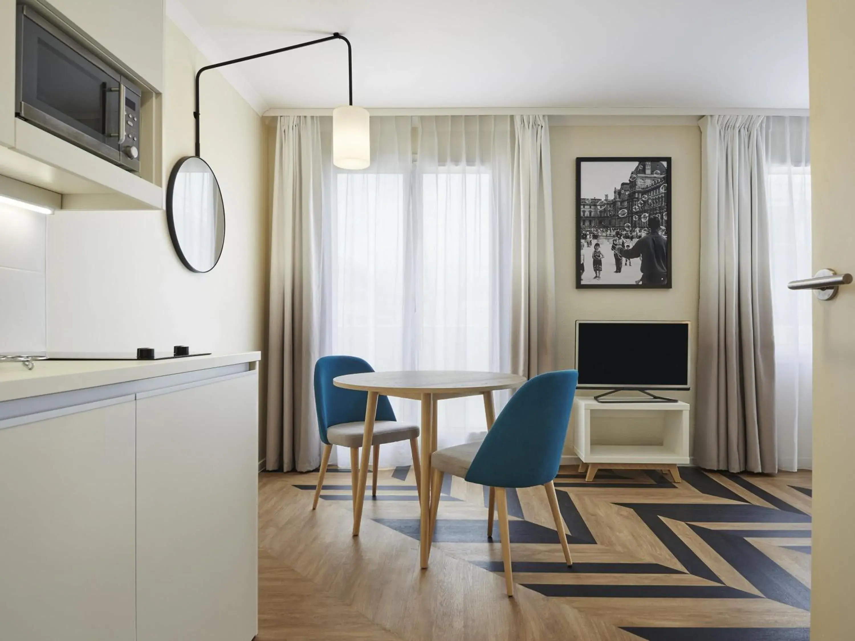 Studio (3 Adults) in Aparthotel Adagio Porte de Versailles Studio (3 Adults) in Aparthotel Adagio Porte de Versailles