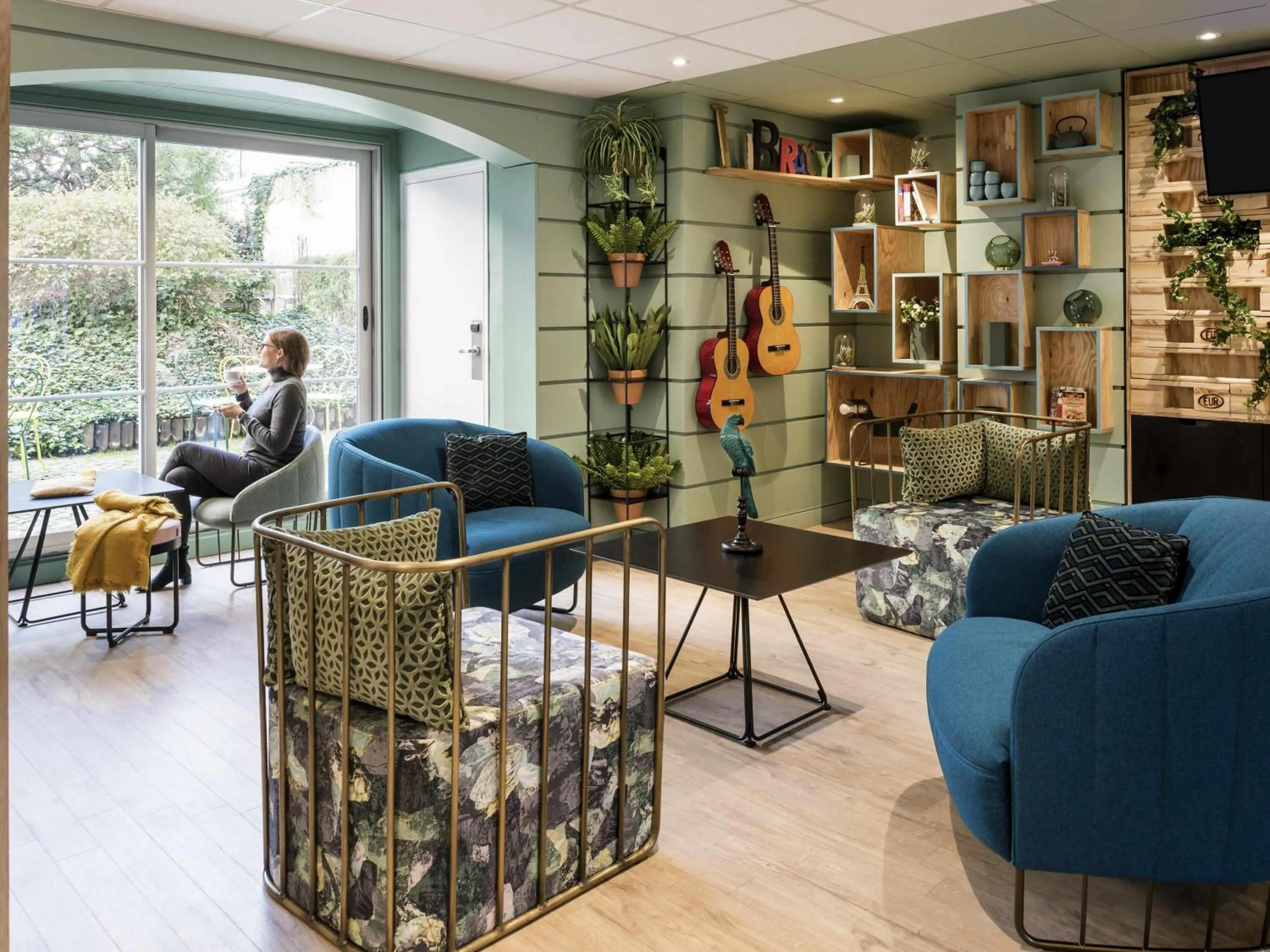 Property building in Aparthotel Adagio Paris Montmartre