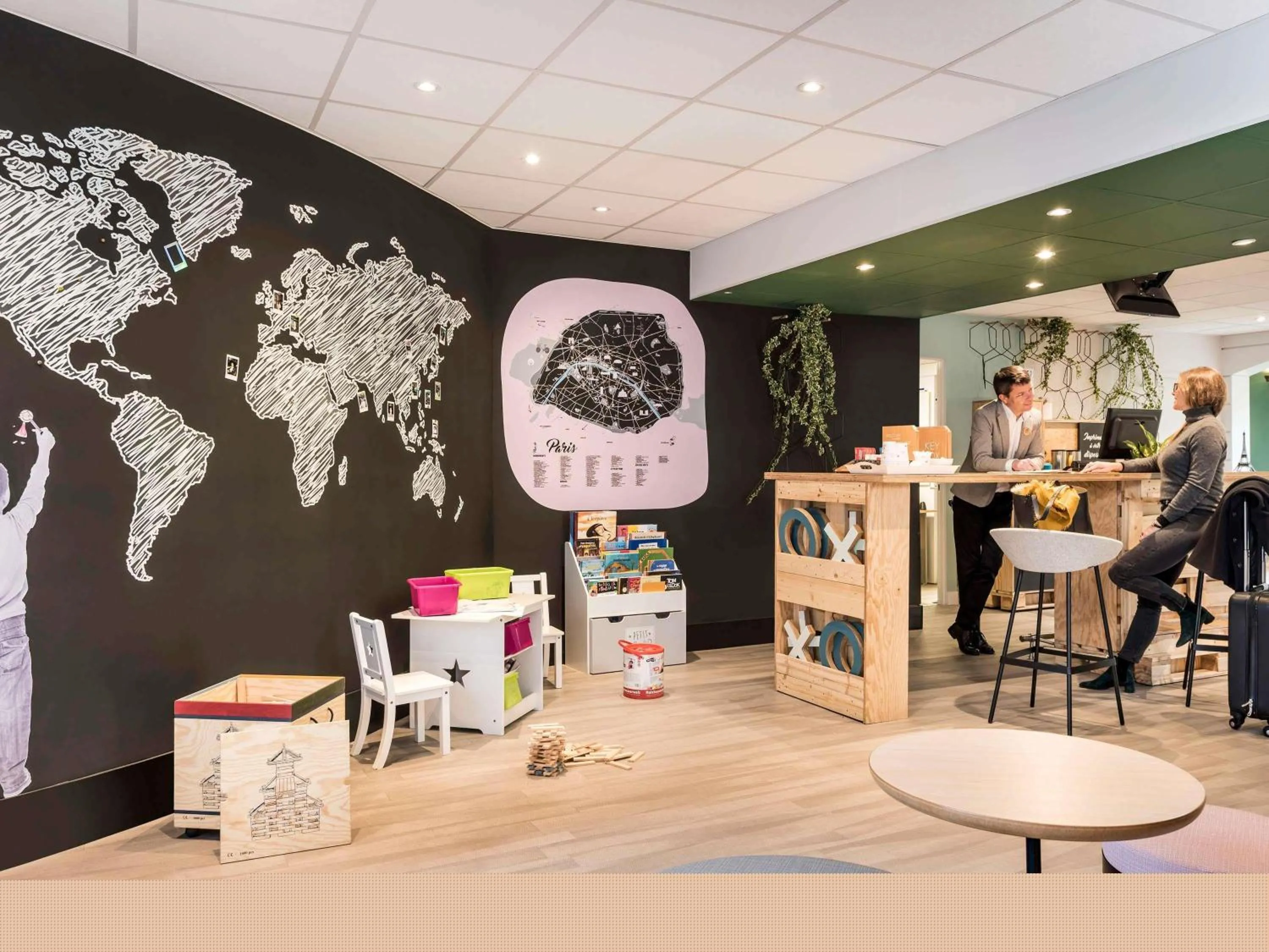 Property building in Aparthotel Adagio Paris Montmartre