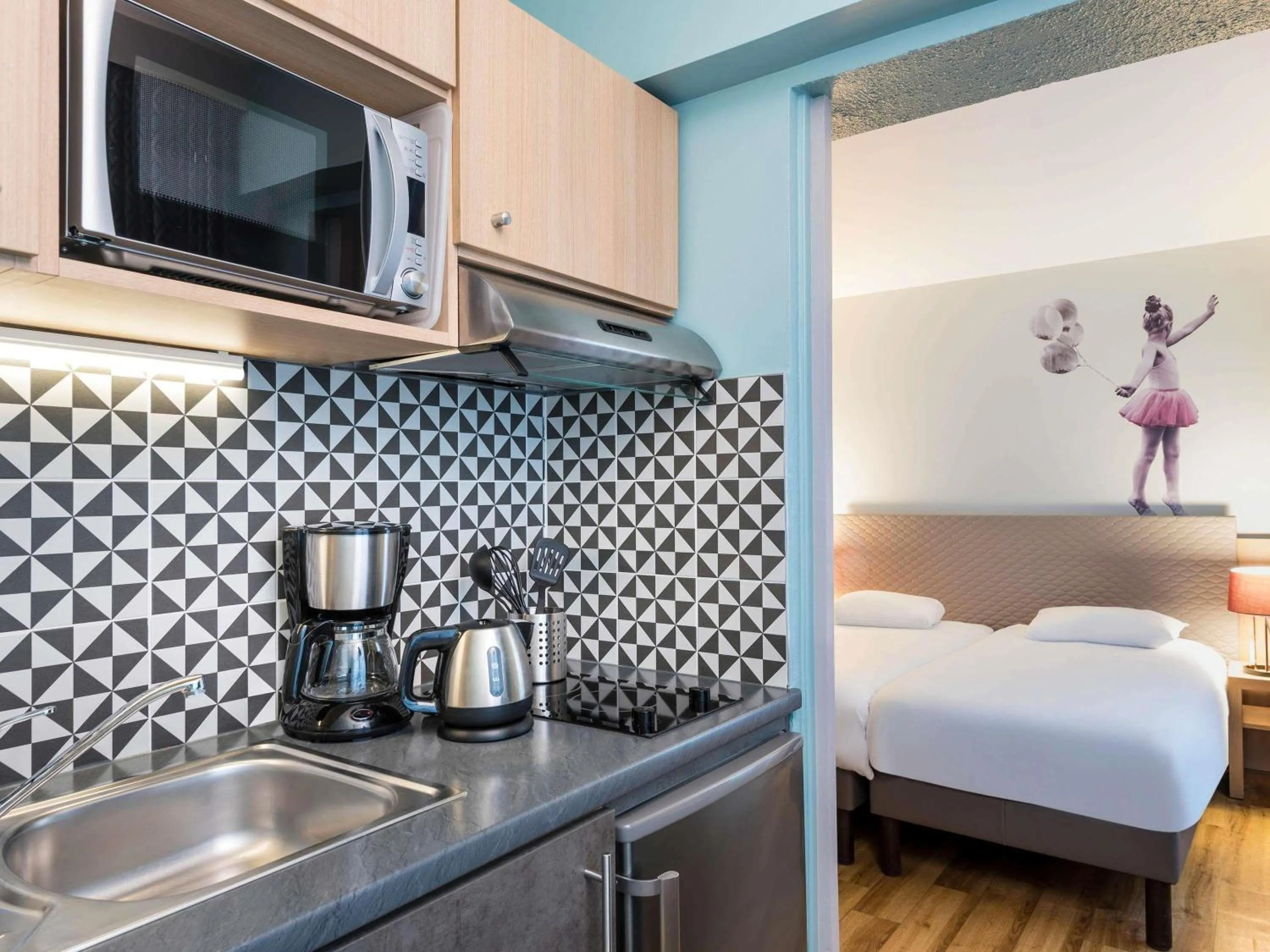 Bedroom, Bed in Aparthotel Adagio Paris Montmartre