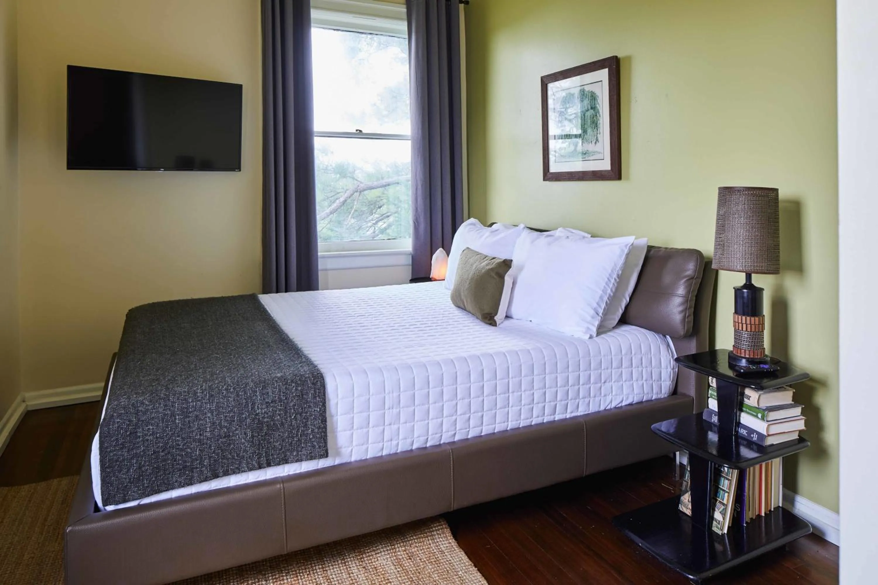 Bed in Eden Brae: Historic Southern Gothic Mansion