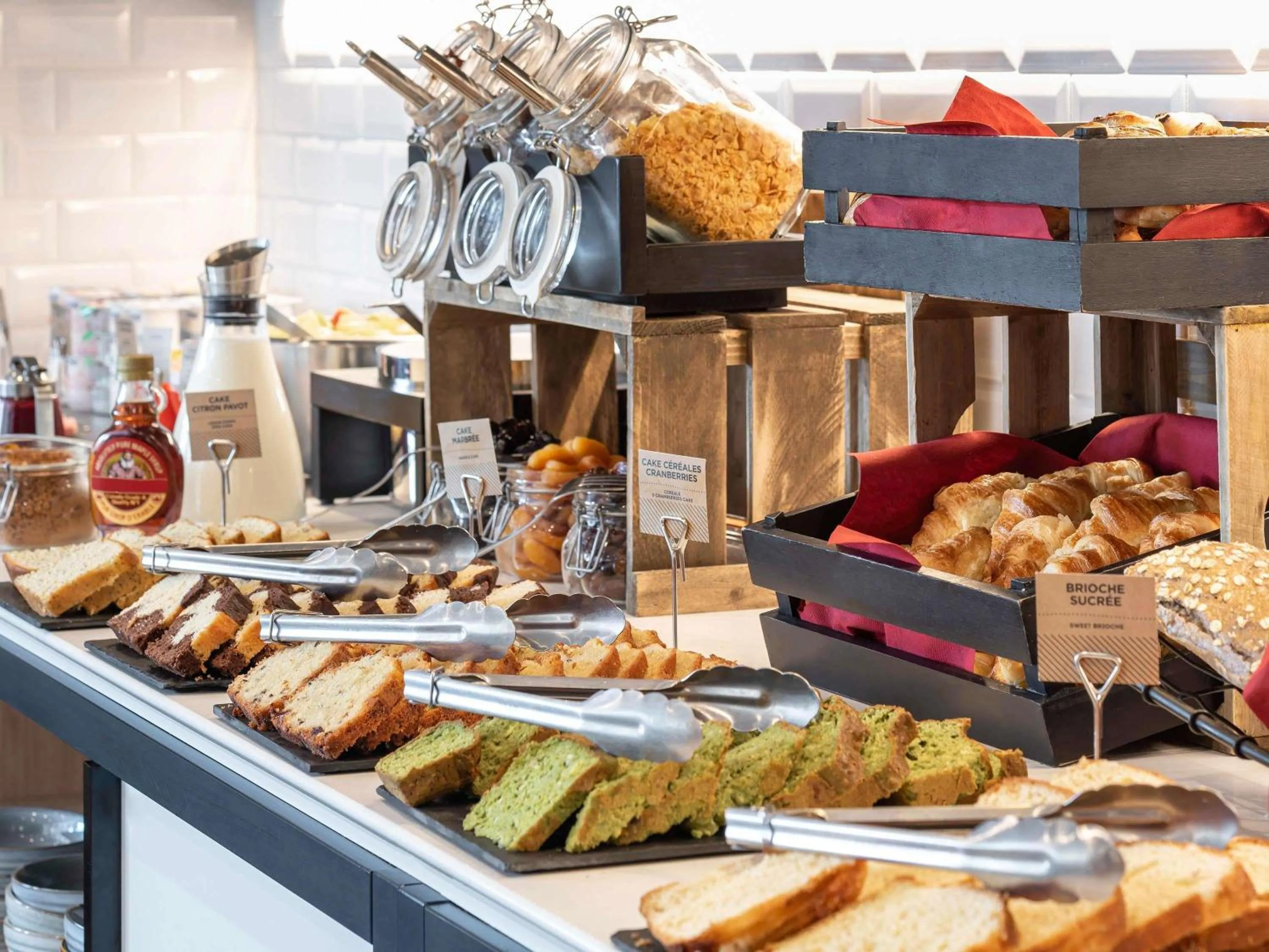 Breakfast in Aparthotel Adagio La Défense Le Parc