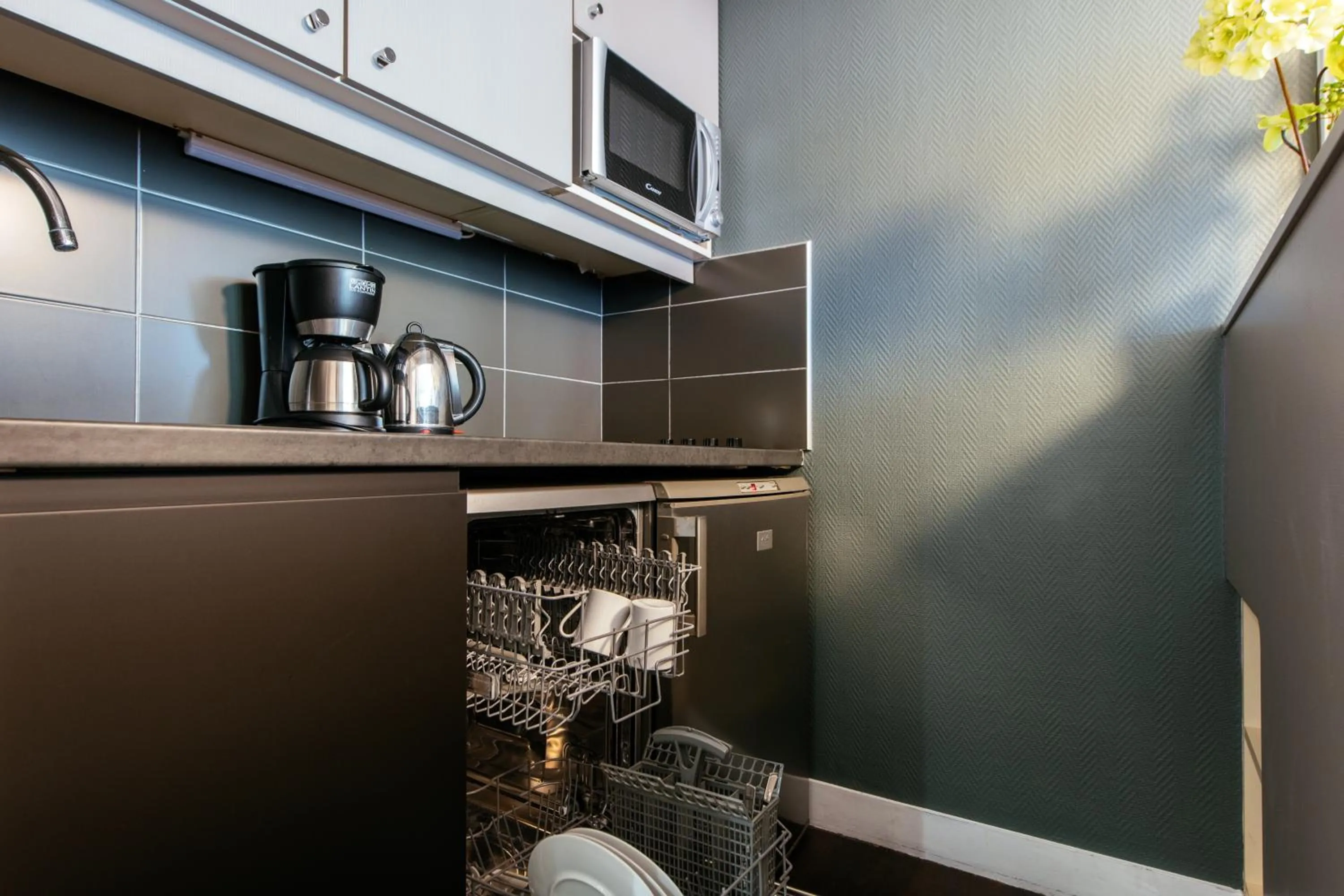 kitchen in Aparthotel Adagio La Défense Le Parc