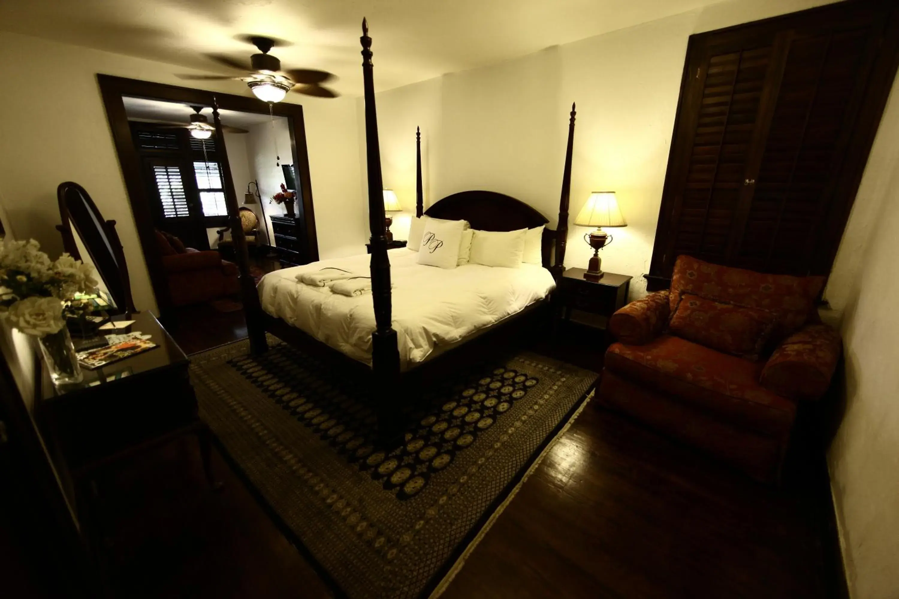 King Honeymoon Suite in Park Plaza Hotel Orlando - Winter Park King Honeymoon Suite in Park Plaza Hotel Orlando - Winter Park