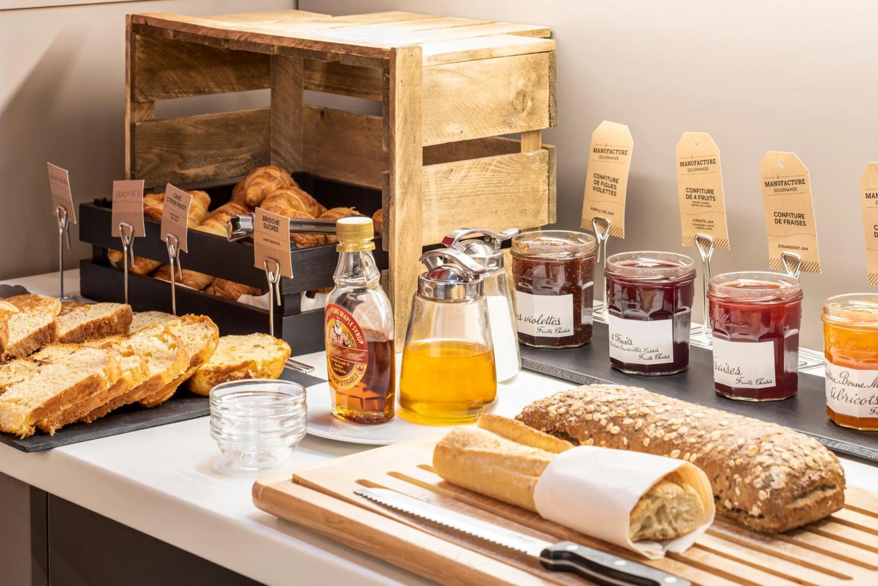 Breakfast in Aparthotel Adagio La Défense Kléber