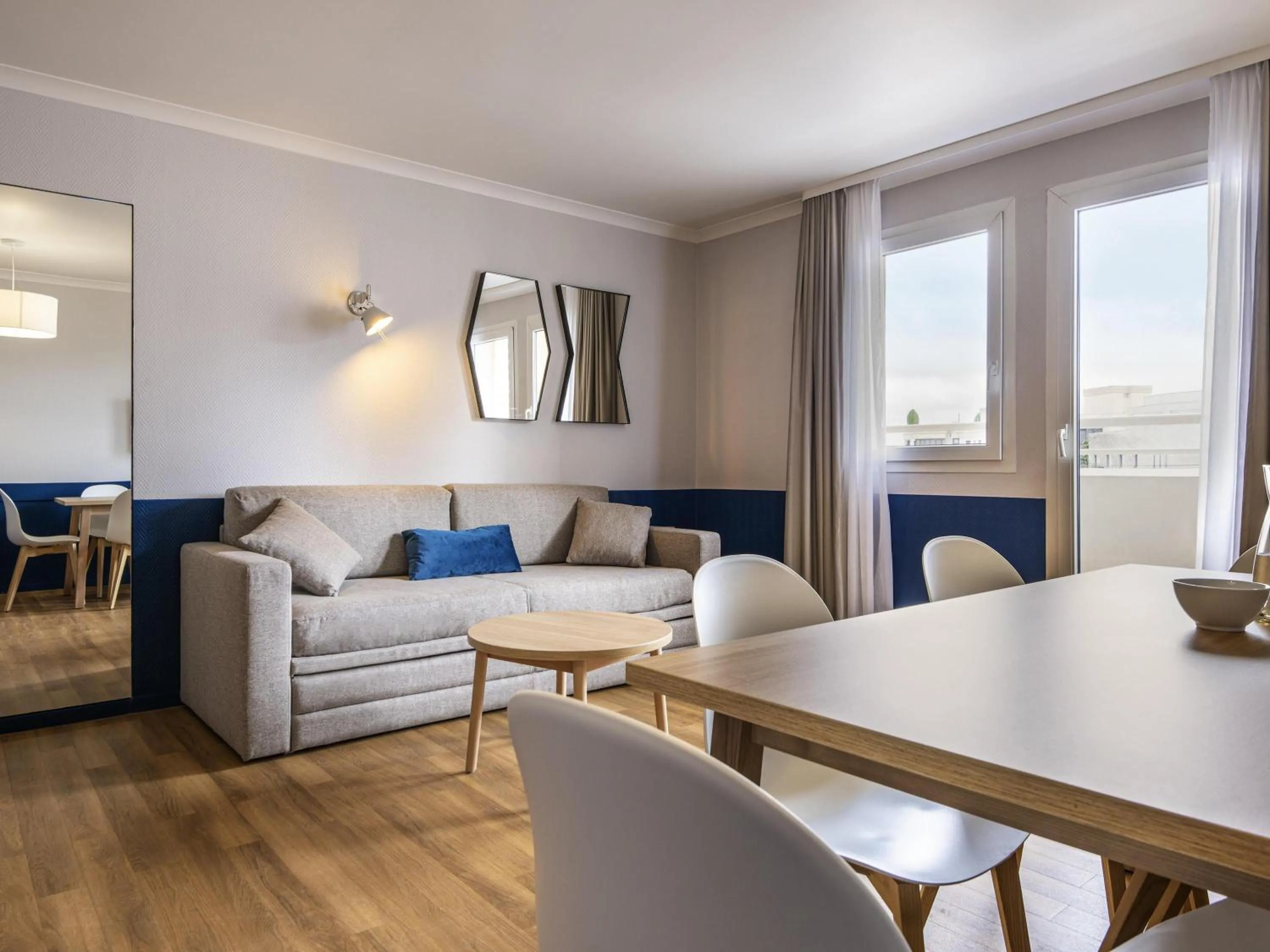 Property building in Aparthotel Adagio La Défense Kléber