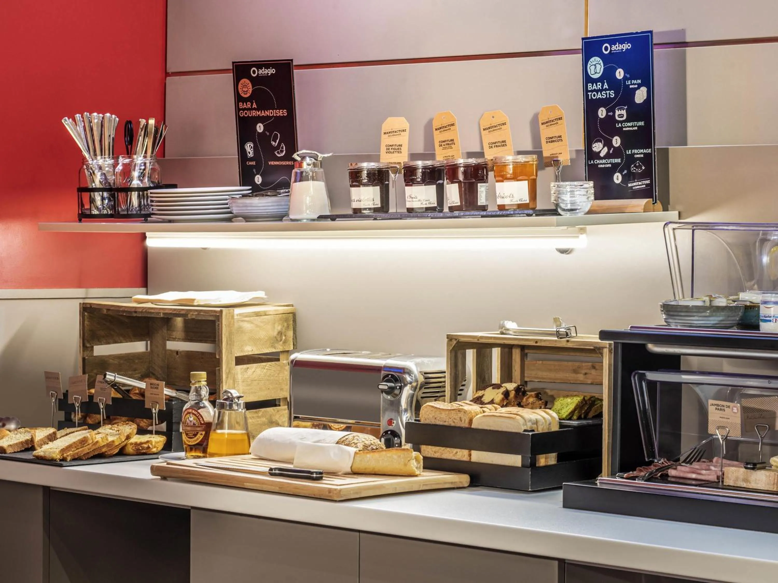 Breakfast in Aparthotel Adagio La Défense Kléber