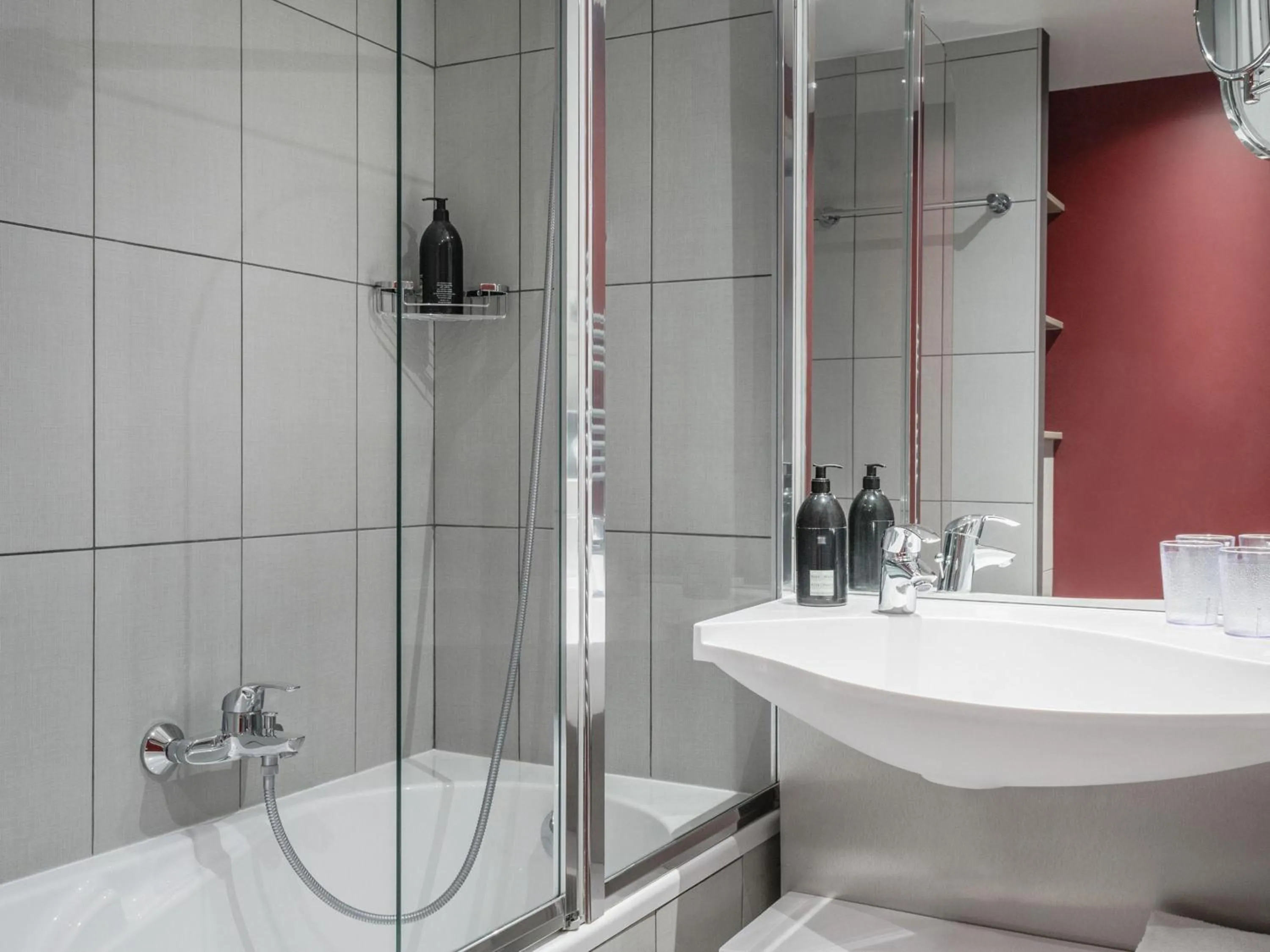 Bedroom in Aparthotel Adagio Paris Bercy Village