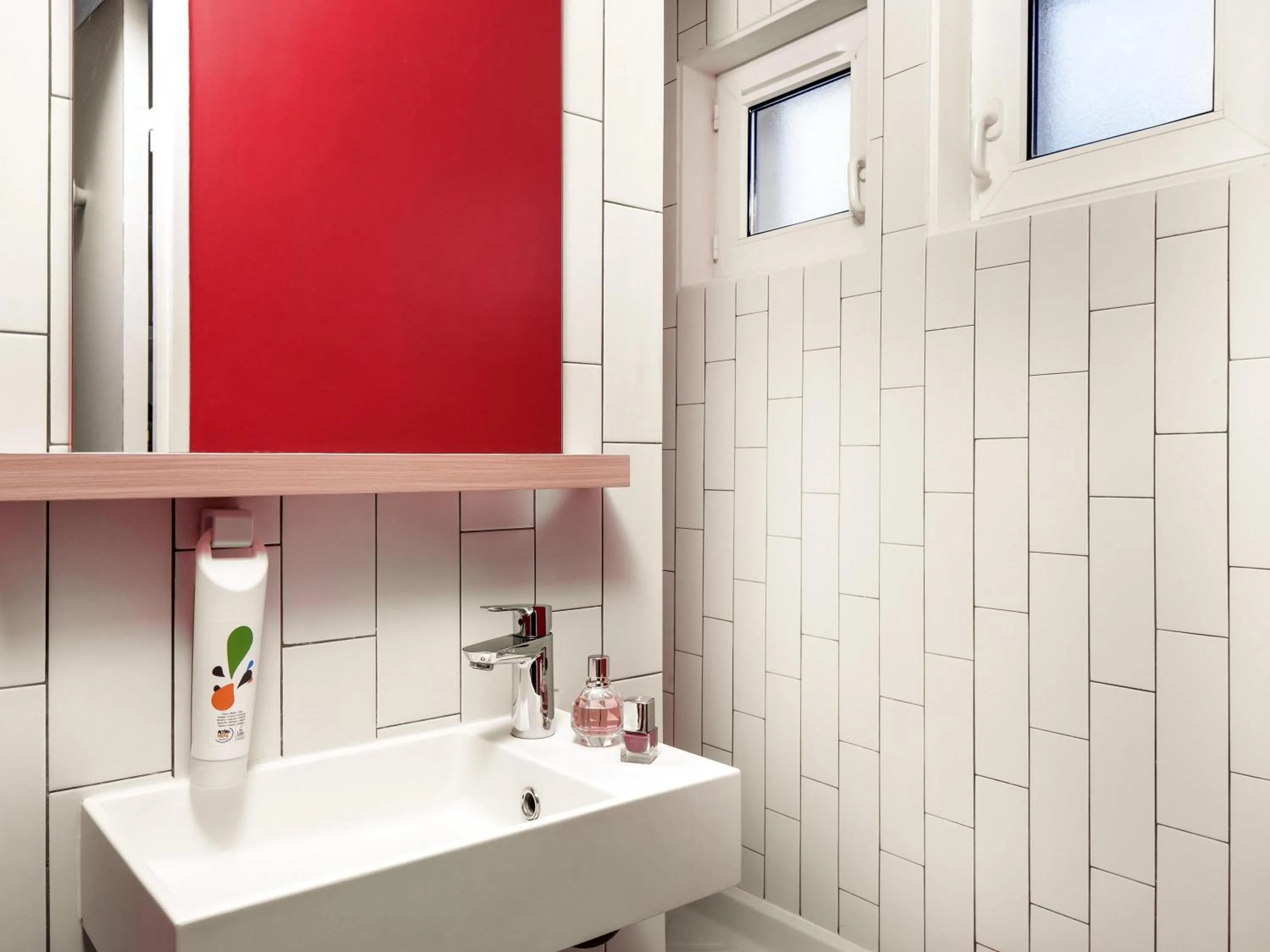 Bedroom in Hôtel ibis Styles Vichy Centre