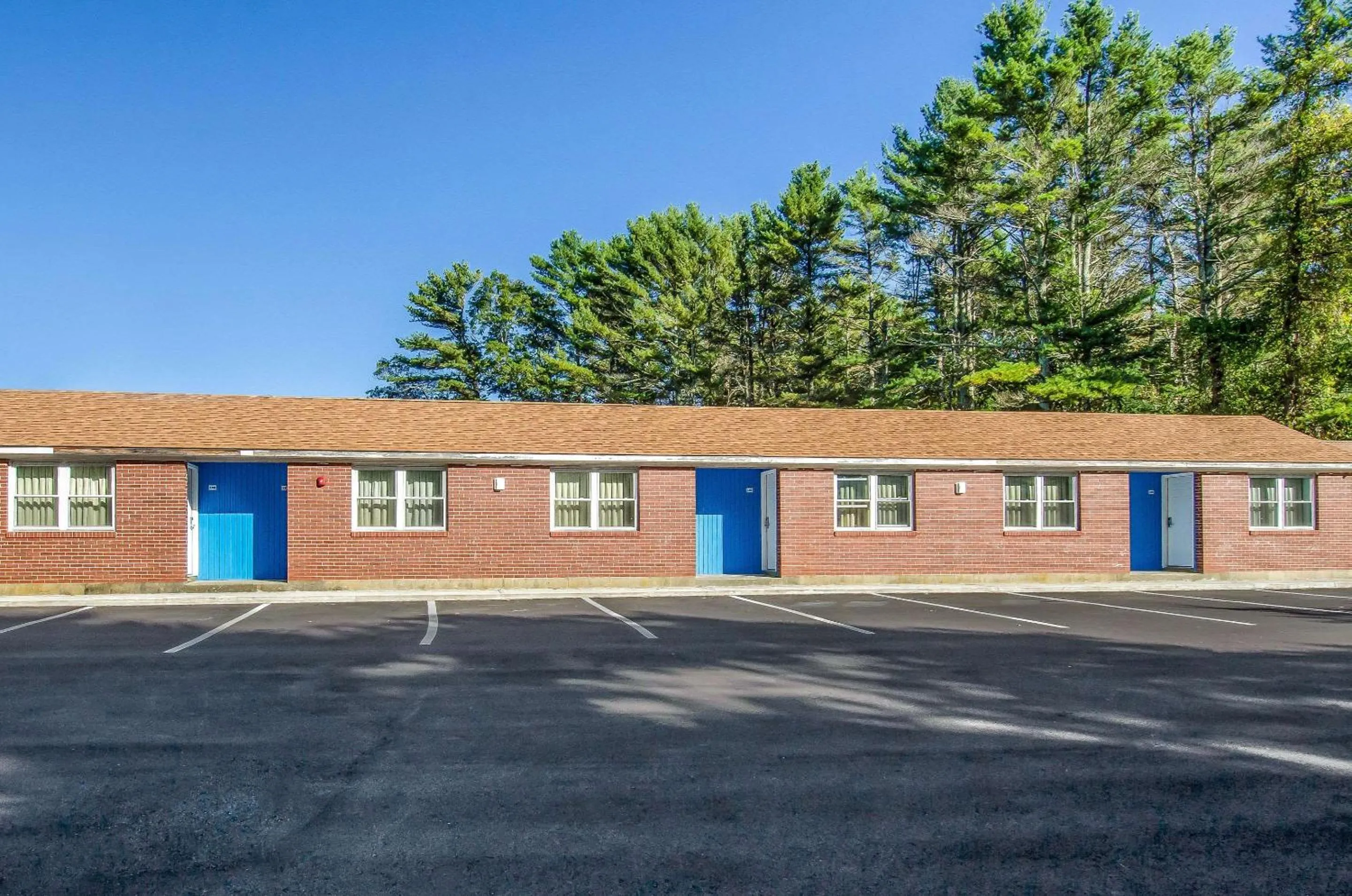 Property building in Rodeway Inn Middleboro-Plymouth