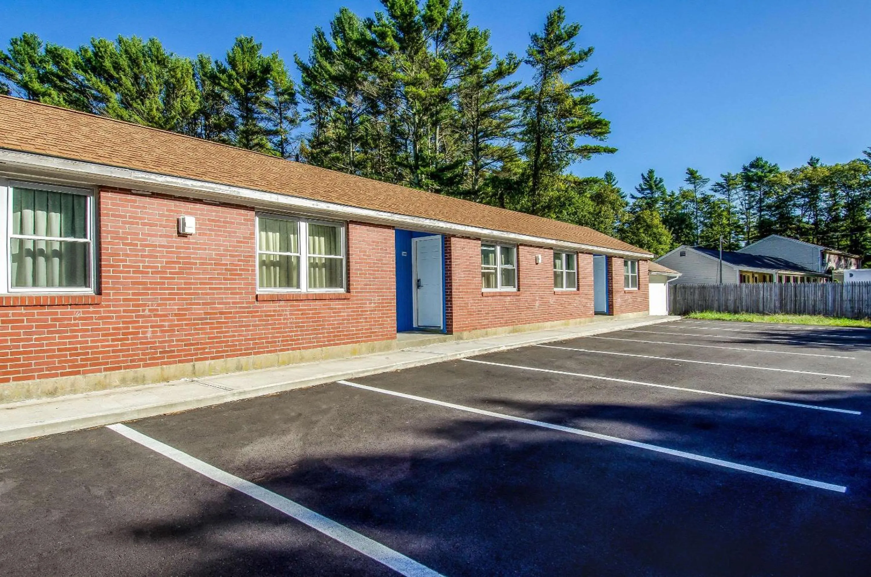 Property building in Rodeway Inn Middleboro-Plymouth