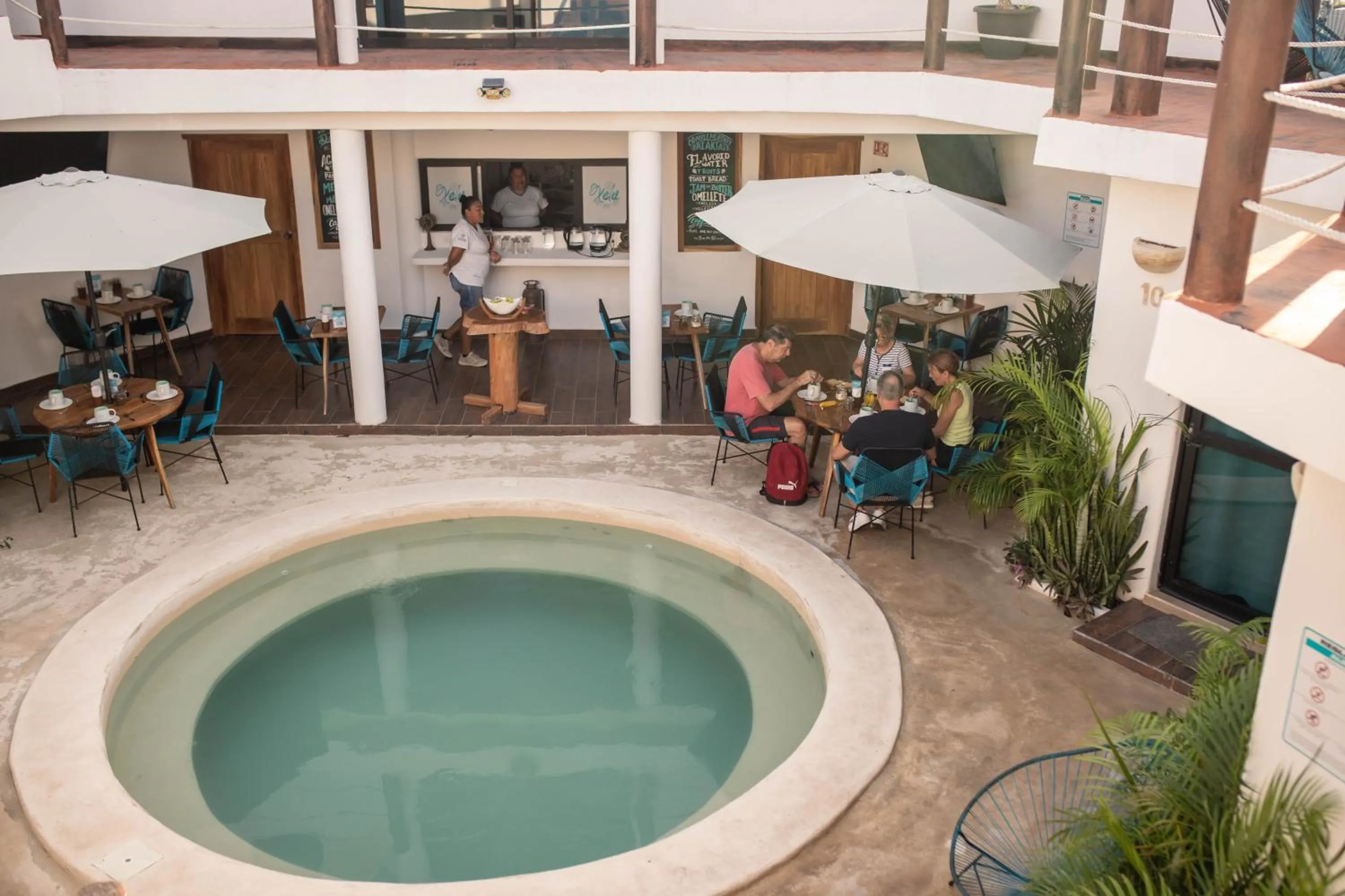 Restaurant/places to eat in Ade Hotel Bacalar