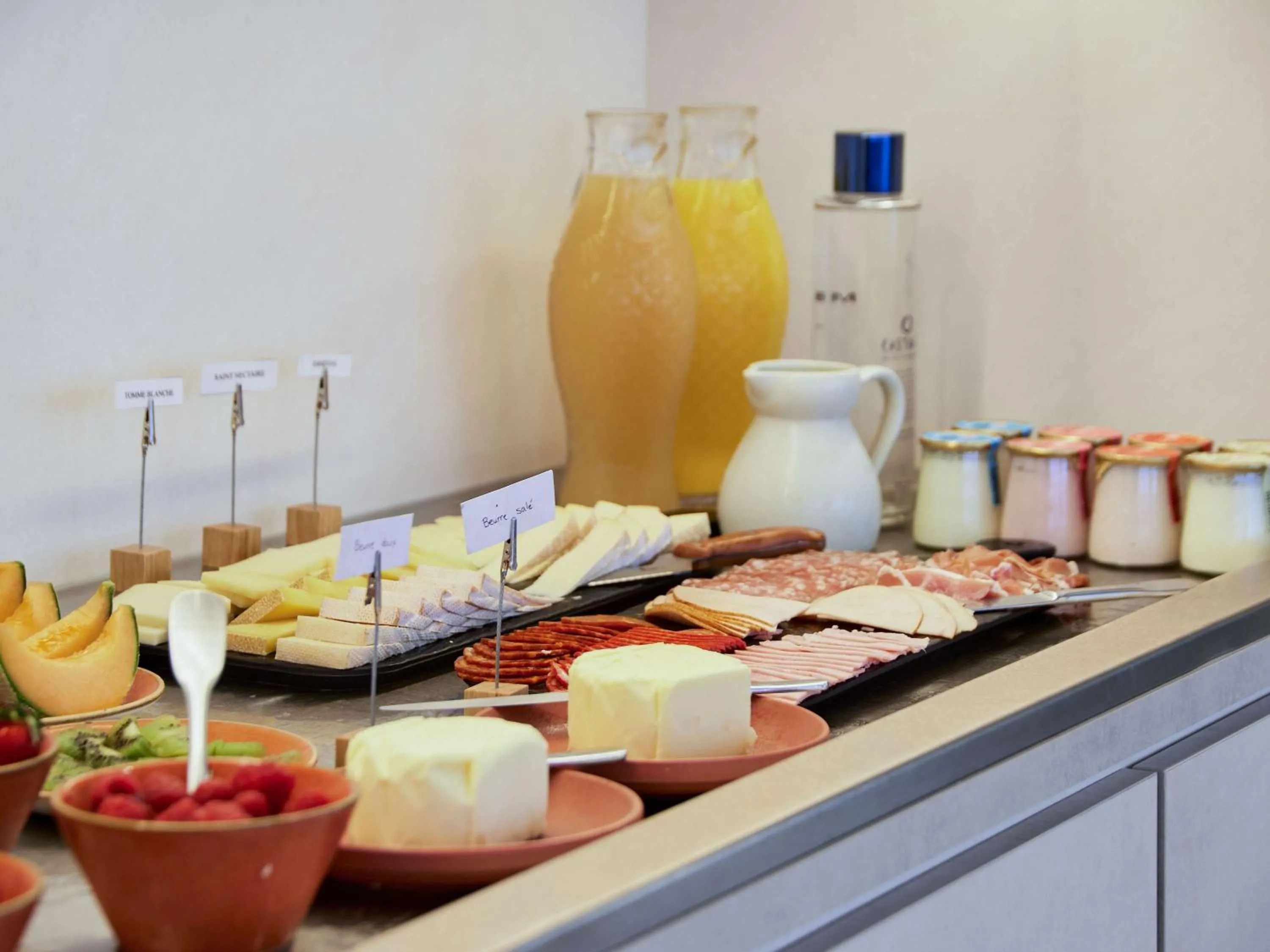 Breakfast in Hotel Continental Saint Raphael