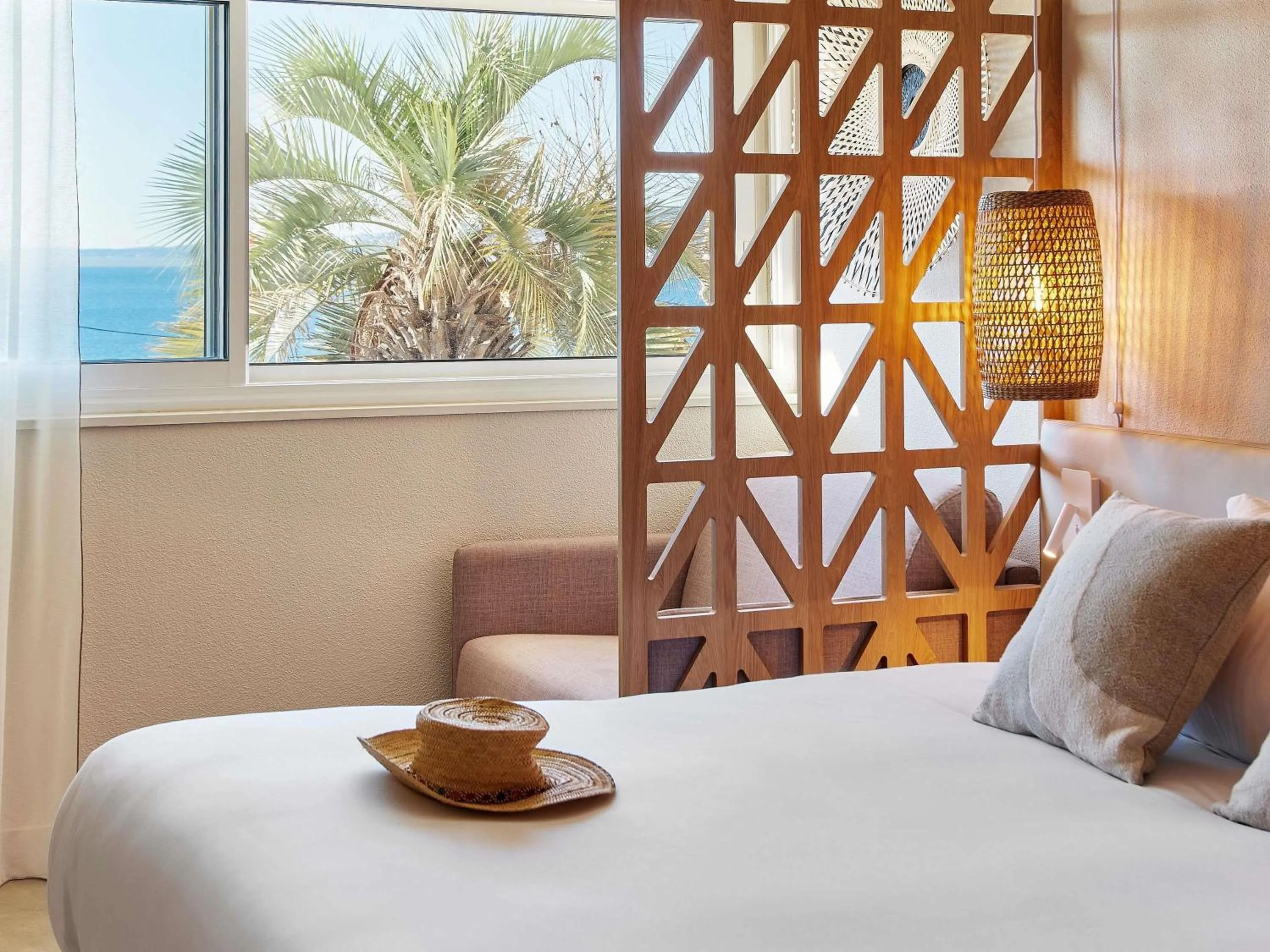 Bedroom, Bed in Mercure Saint Raphael Centre Plage