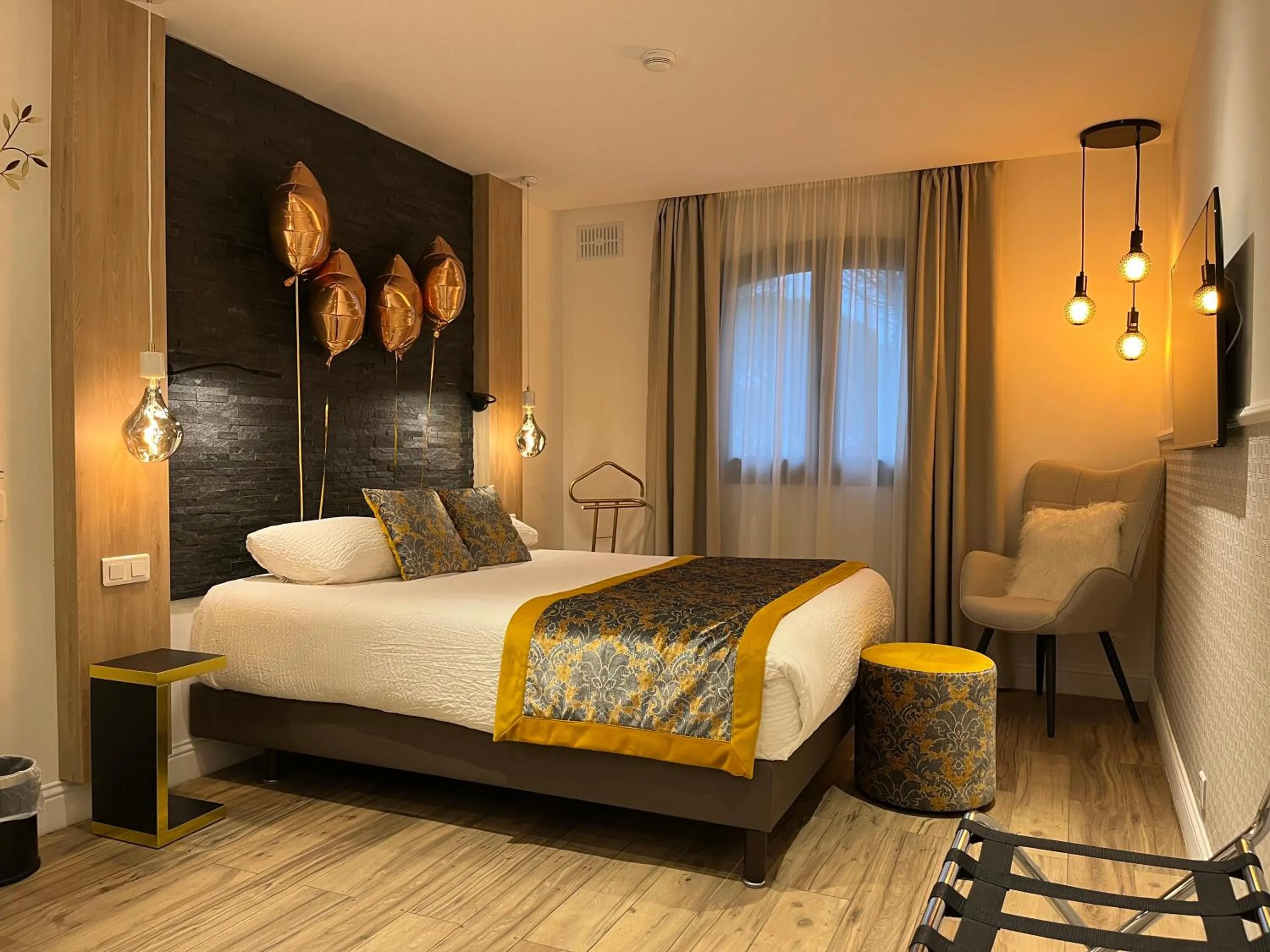 Bedroom in Le Confidentiel Hôtel & SPA