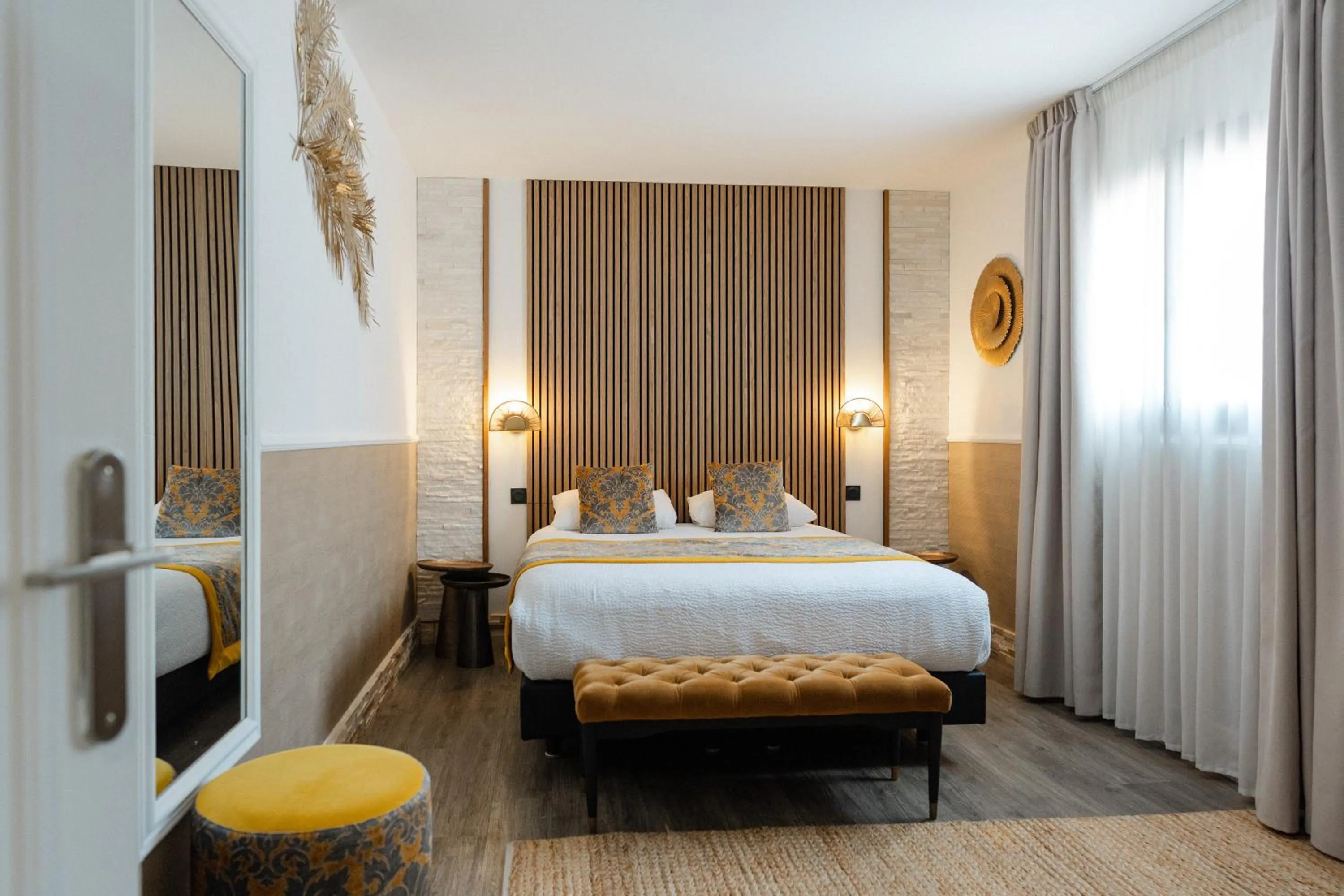 Photo of the whole room in Le Confidentiel Hôtel & SPA