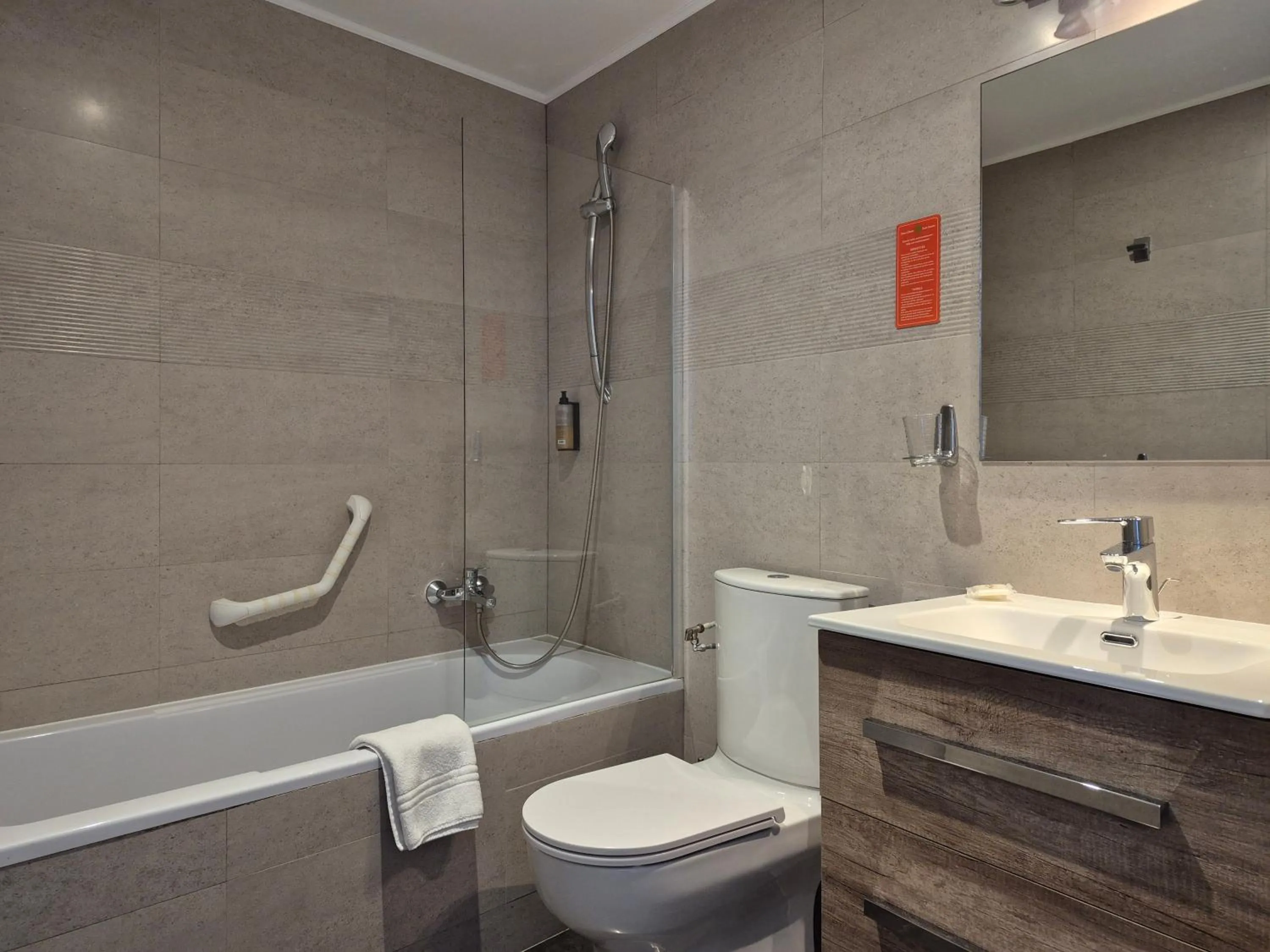 Bathroom in Hôtel Ligure